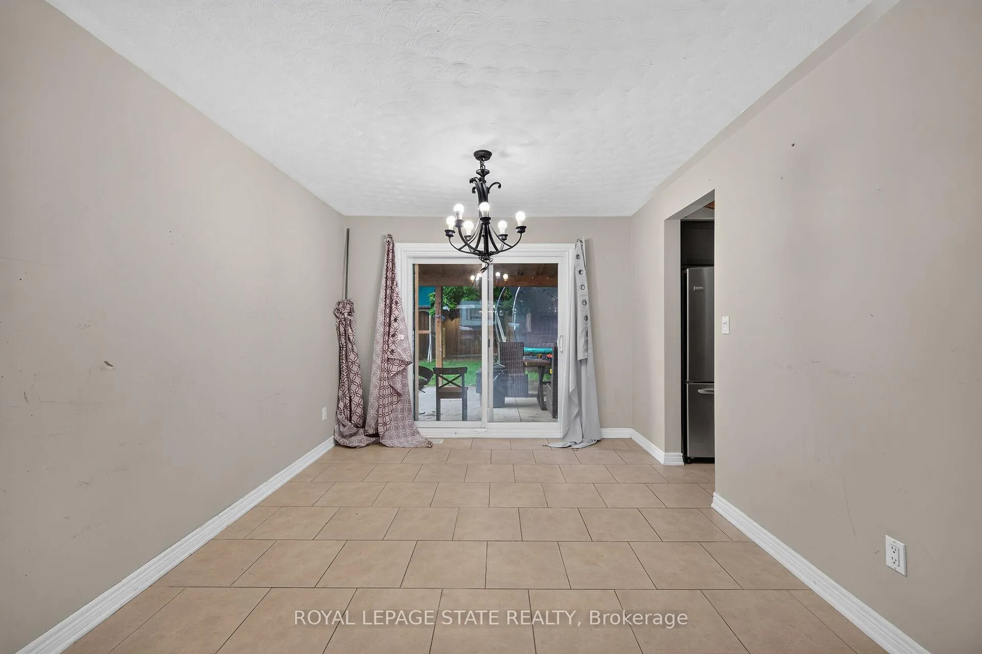 Photo 9 of 39 Dundee Drive, Haldimand — HOMEH