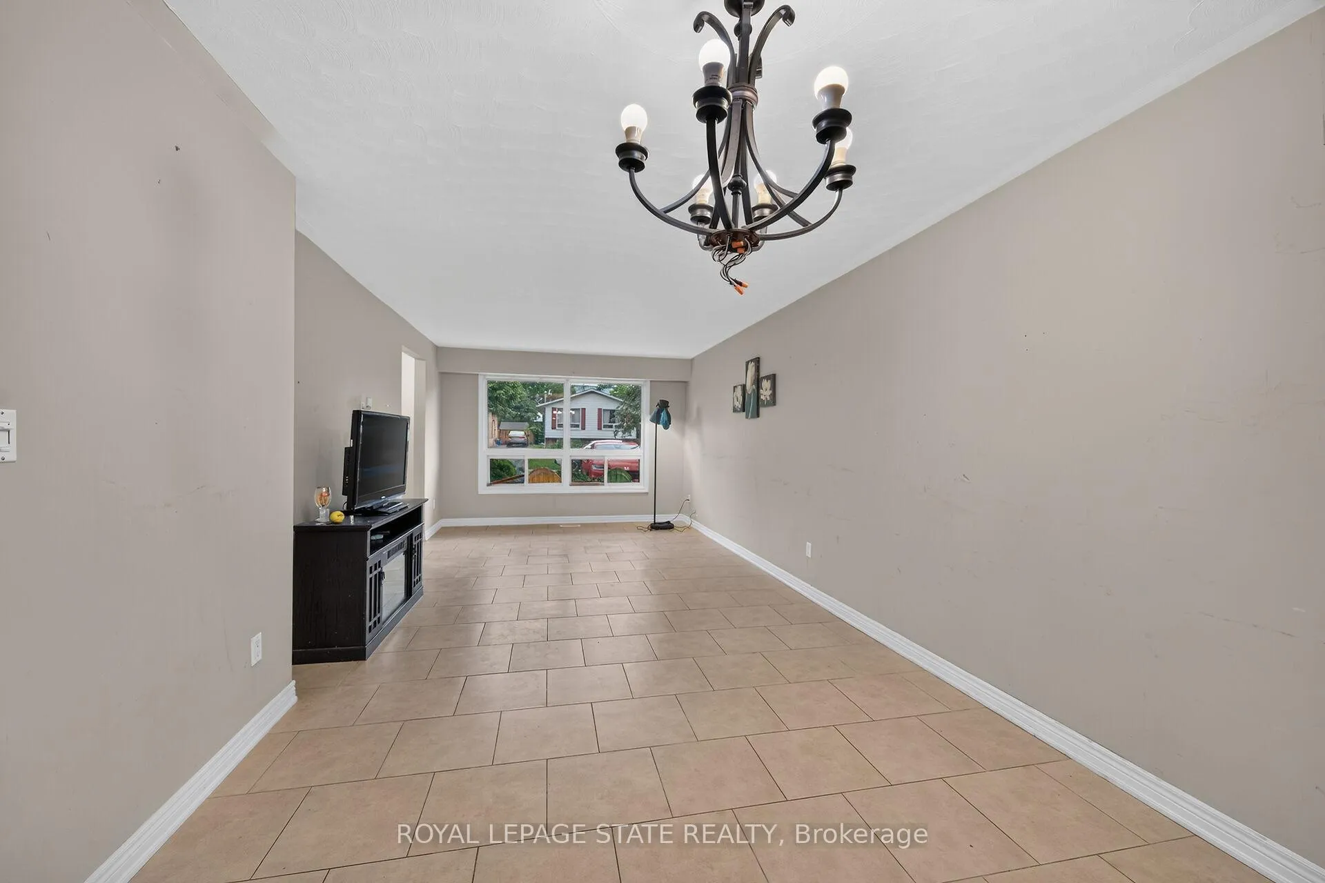 Photo 11 of 39 Dundee Drive, Haldimand — HOMEH