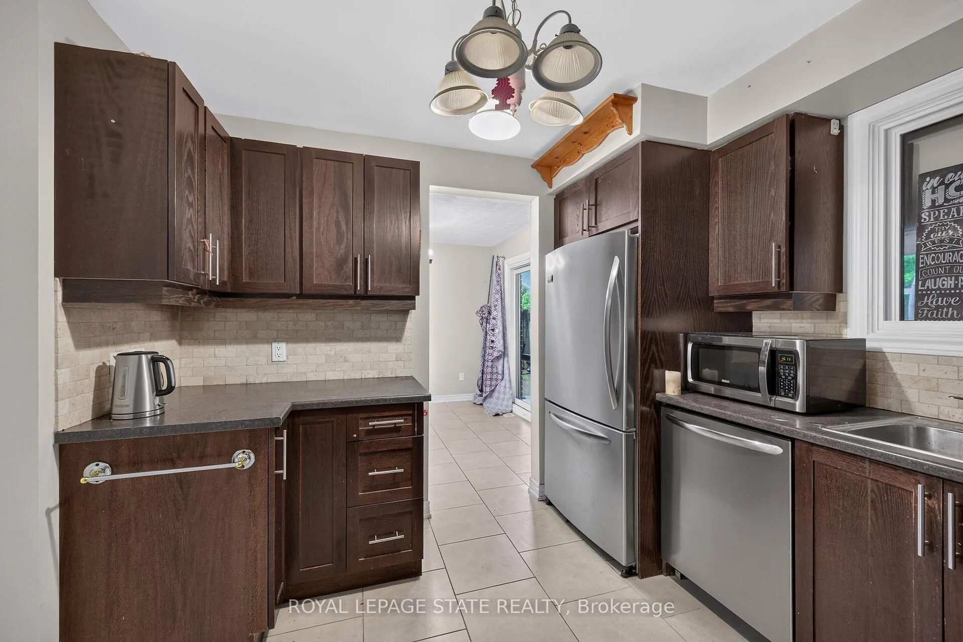 Photo 17 of 39 Dundee Drive, Haldimand — HOMEH