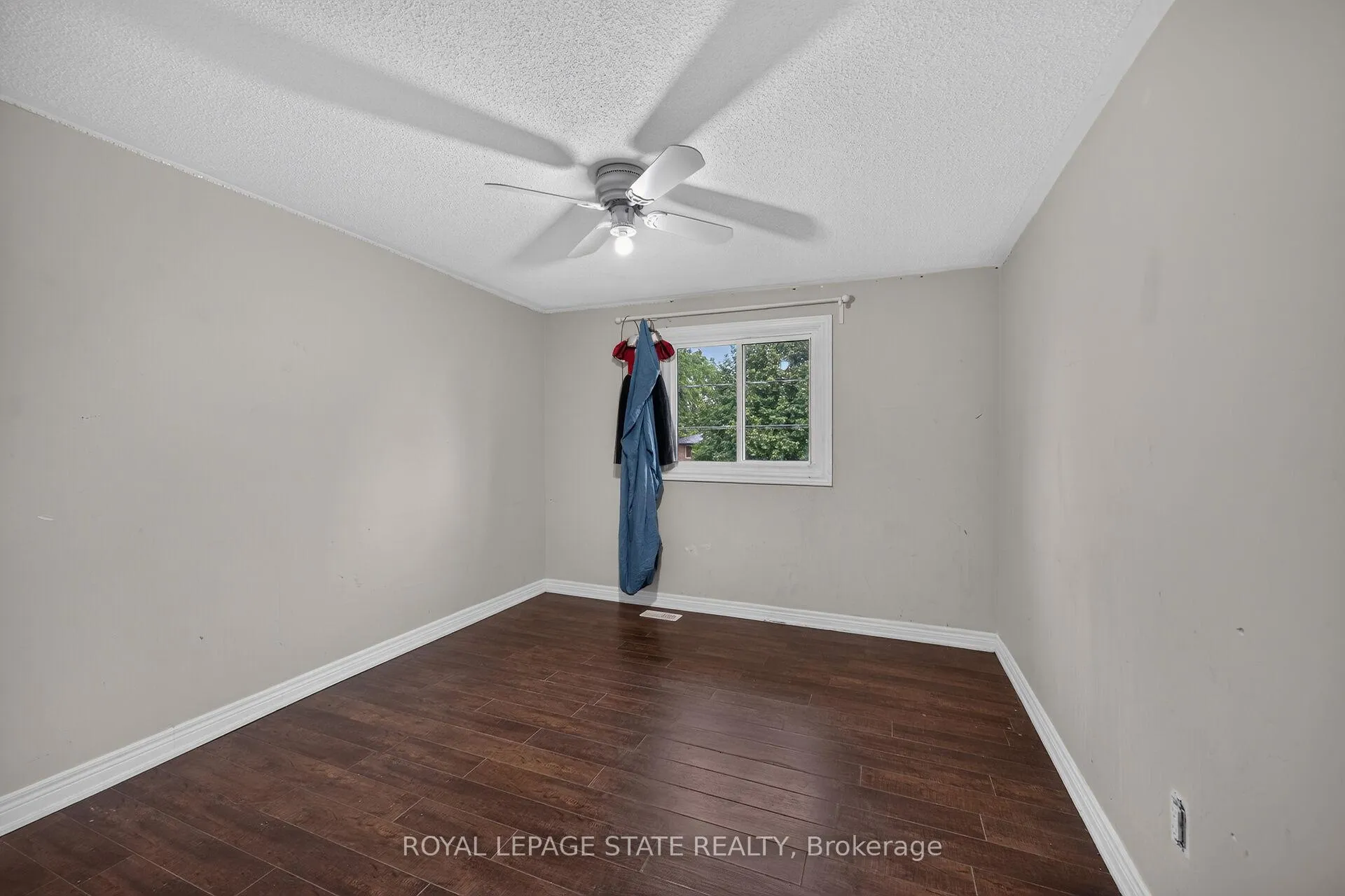 Photo 22 of 39 Dundee Drive, Haldimand — HOMEH
