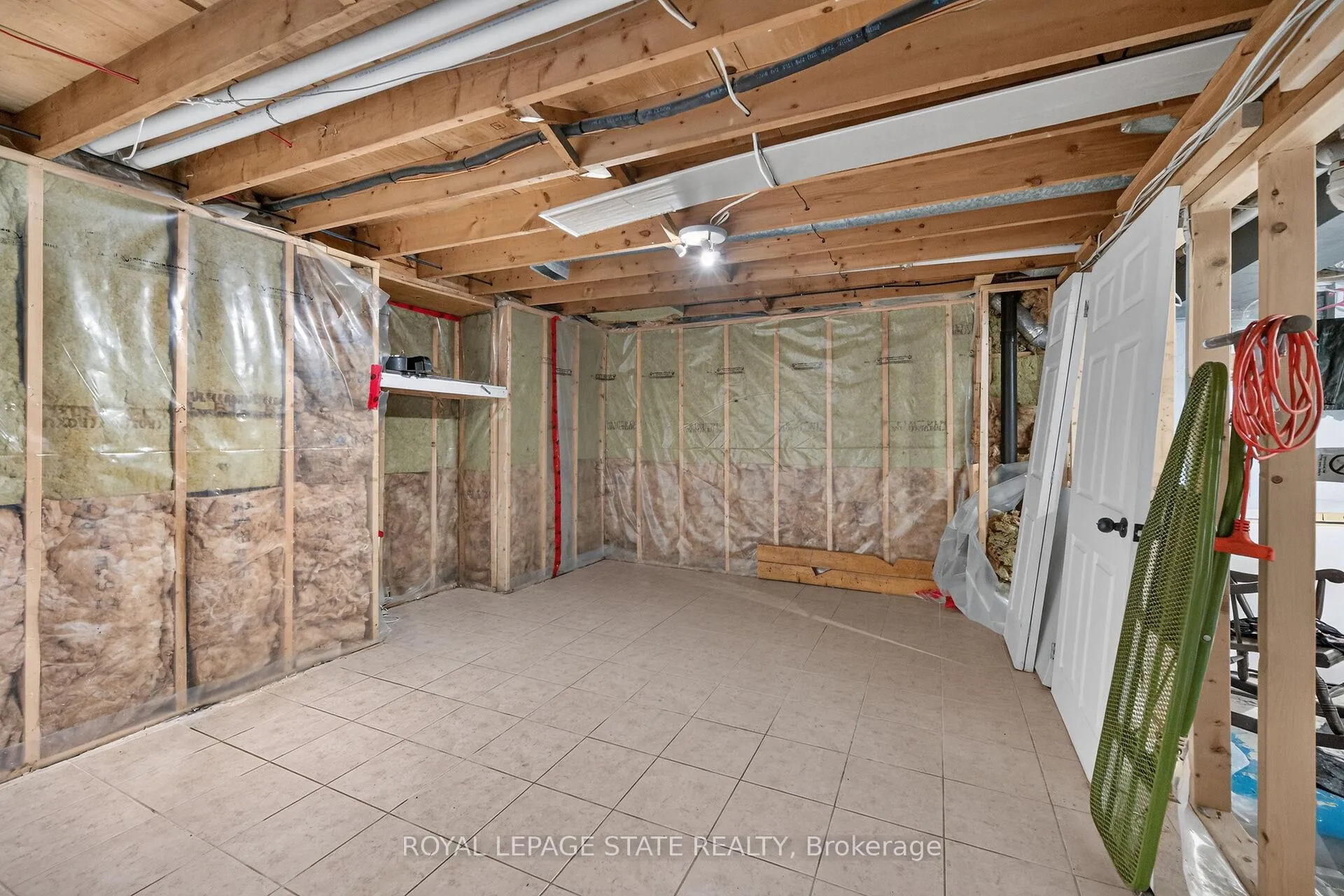 Photo 29 of 39 Dundee Drive, Haldimand — HOMEH