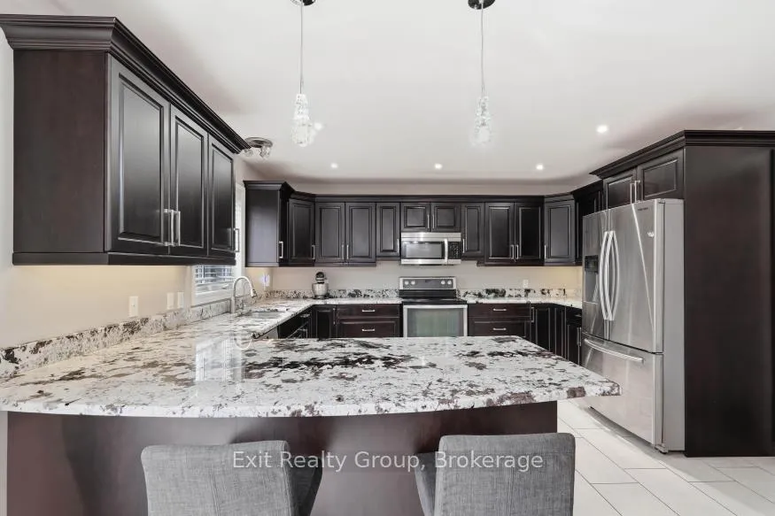 Photo 11 of 29 Gale Crescent, Belleville, Thurlow Ward — HOMEH