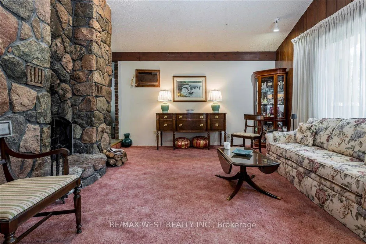 Photo 3 of 189 Park Road, Tiny, Rural Tiny — HOMEH