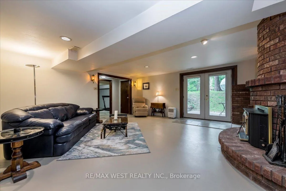 Photo 14 of 189 Park Road, Tiny, Rural Tiny — HOMEH