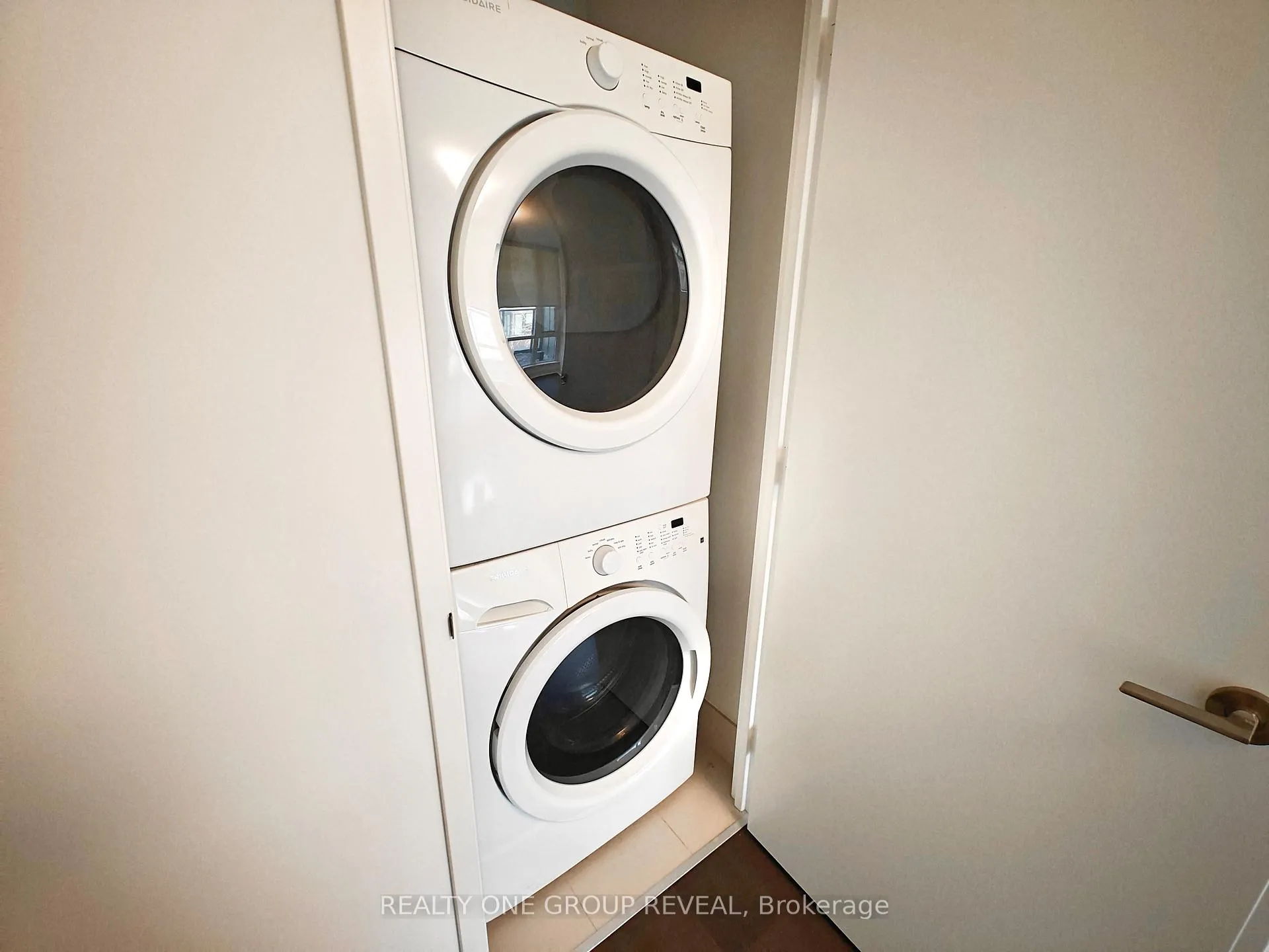 Photo 7 of Unit 213S, 455 Front Street E, Toronto, Waterfront Communities — HOMEH
