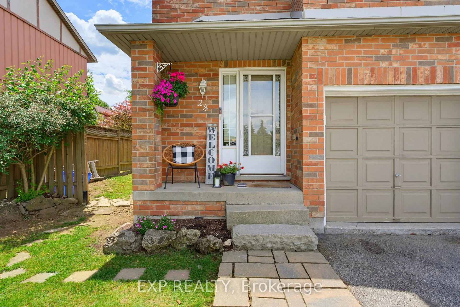 Photo 3 of Unit 28, 10 Cadham Boulevard, Hamilton, Broughton — HOMEH