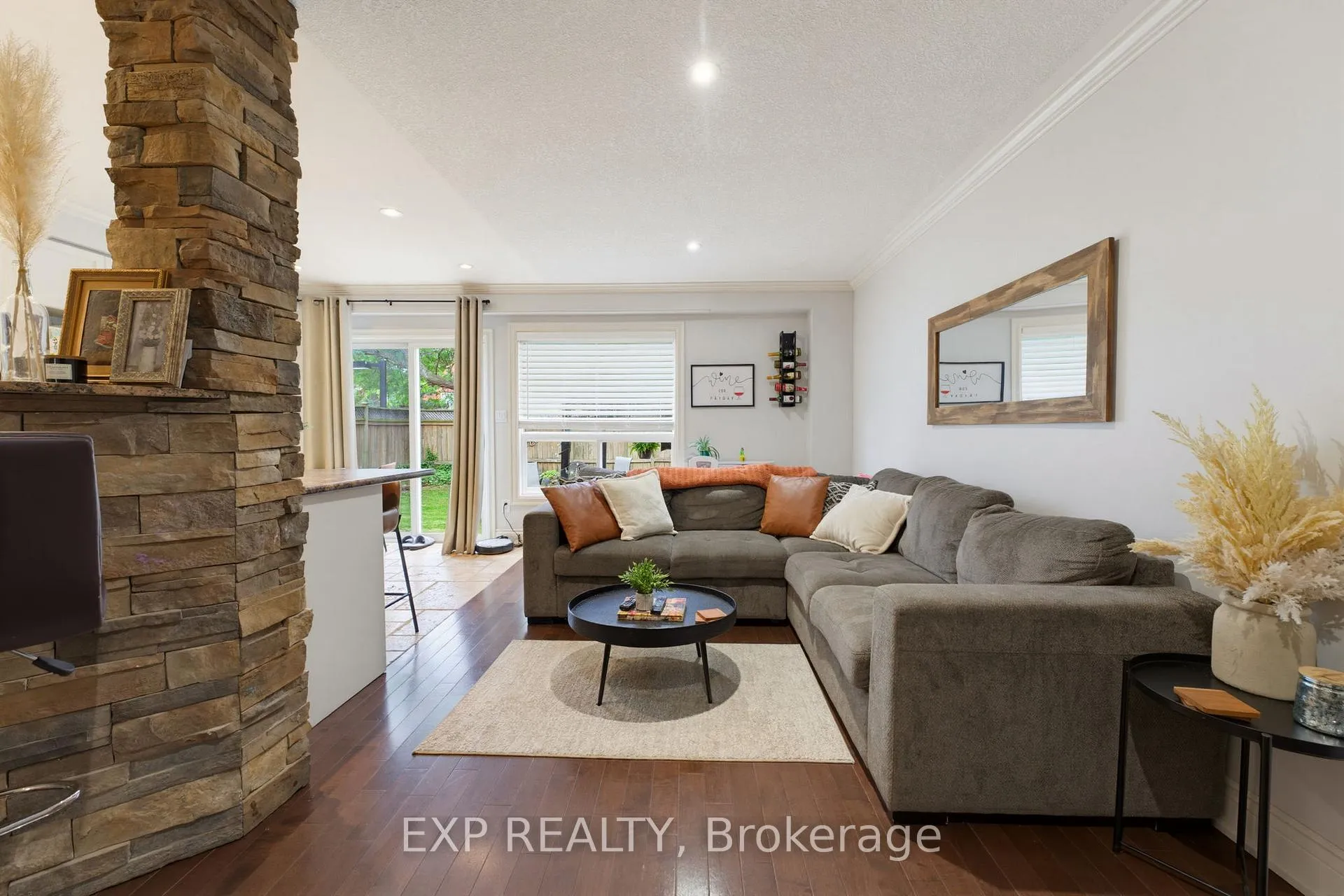 Photo 8 of Unit 28, 10 Cadham Boulevard, Hamilton, Broughton — HOMEH