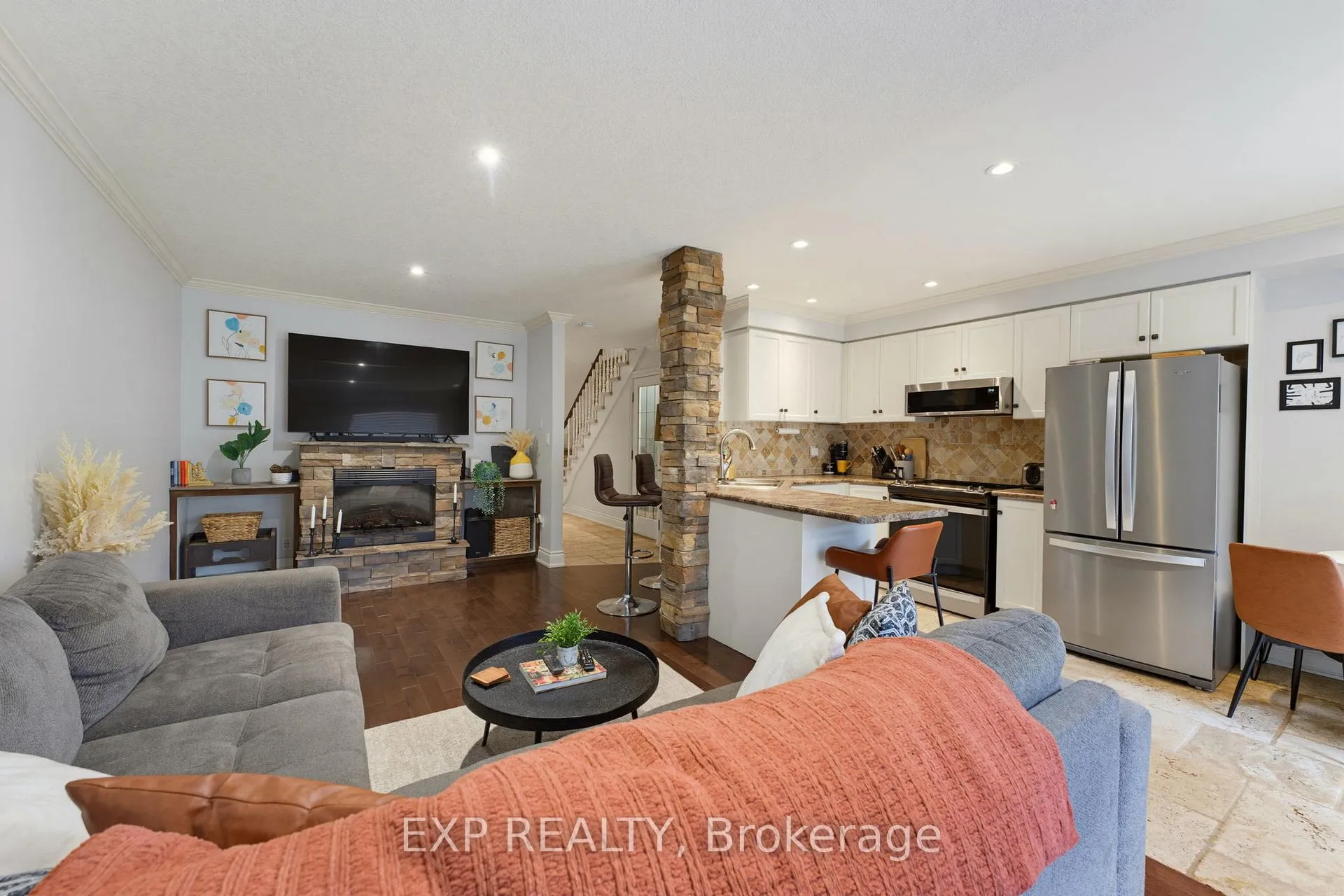 Photo 9 of Unit 28, 10 Cadham Boulevard, Hamilton, Broughton — HOMEH