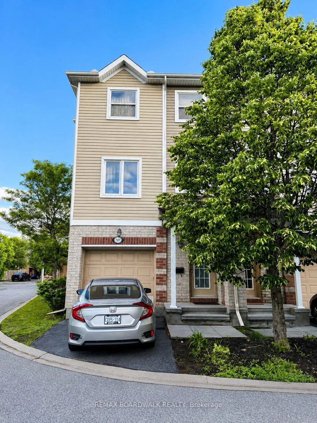 Photo 1 of 727 Sanibel Private, Ottawa, Westcliffe Estates — HOMEH