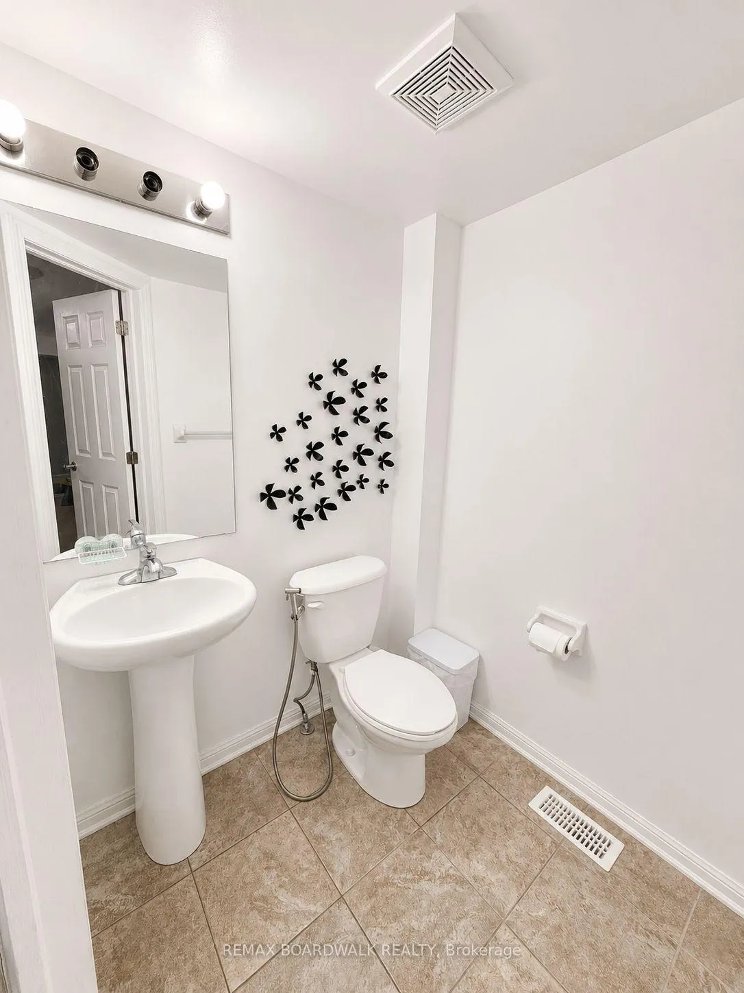 Photo 4 of 727 Sanibel Private, Ottawa, Westcliffe Estates — HOMEH