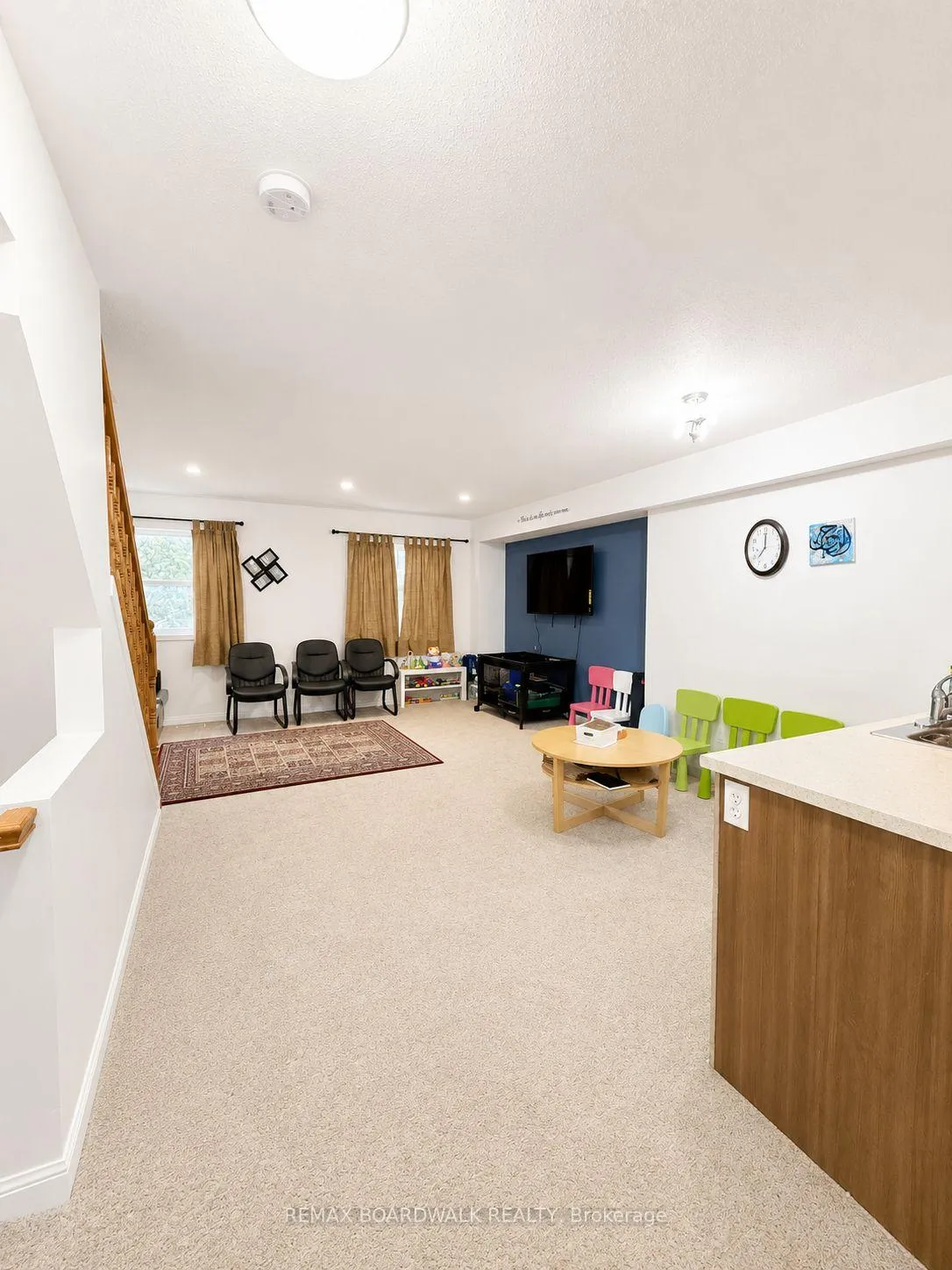 Photo 5 of 727 Sanibel Private, Ottawa, Westcliffe Estates — HOMEH