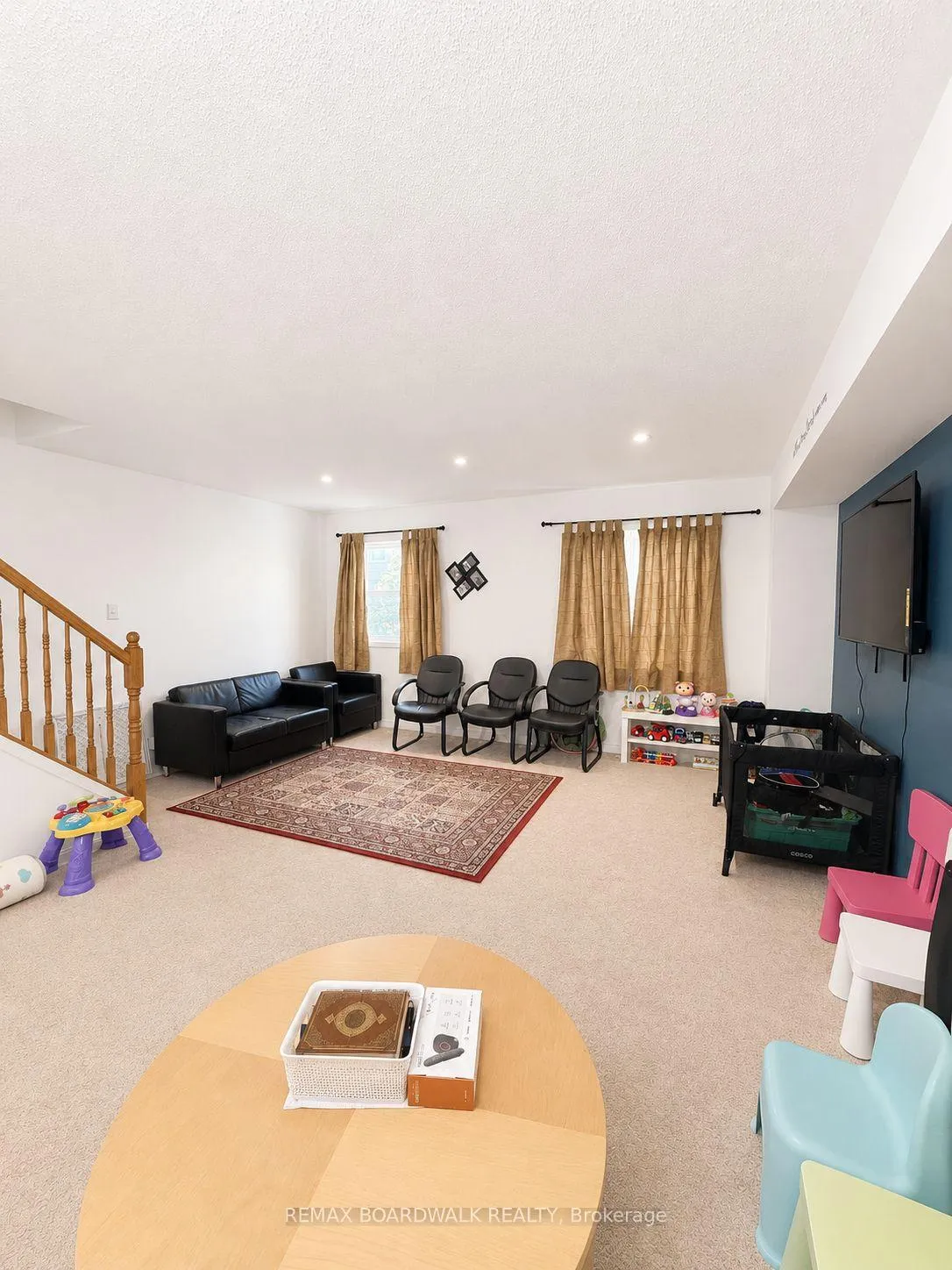 Photo 6 of 727 Sanibel Private, Ottawa, Westcliffe Estates — HOMEH