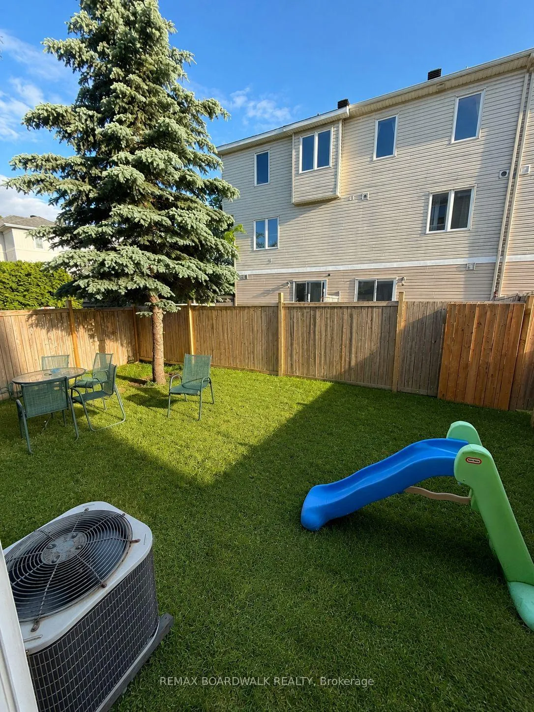 Photo 17 of 727 Sanibel Private, Ottawa, Westcliffe Estates — HOMEH