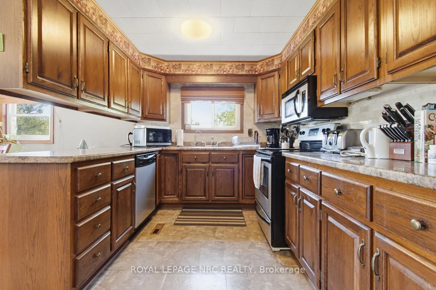 Photo 21 of 11821 Sideroad 18 Road, Wainfleet, Lakeshore — HOMEH