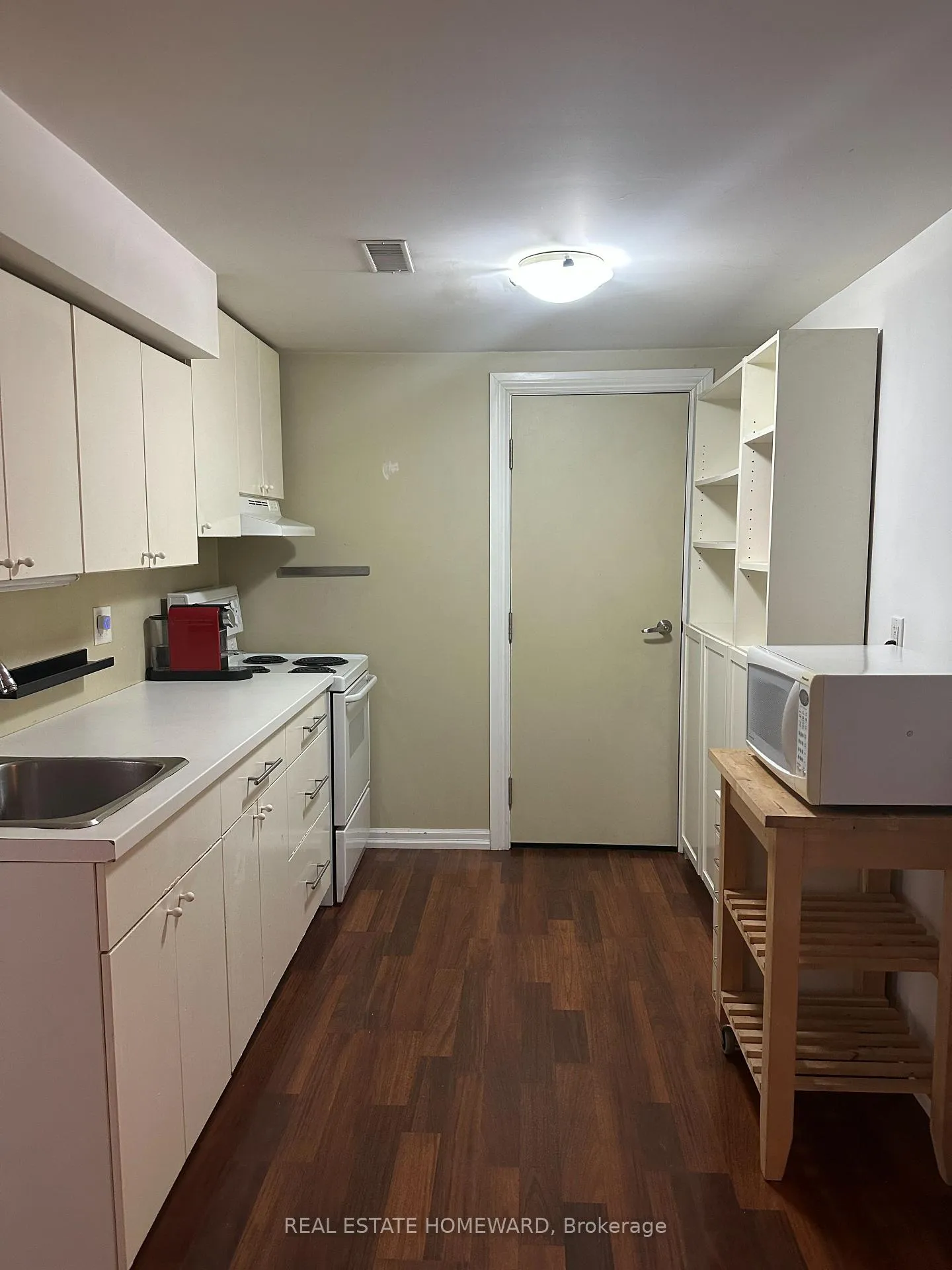Photo 6 of Unit Basement, 66 Mackenzie Crescent, Toronto, Little Portugal — HOMEH
