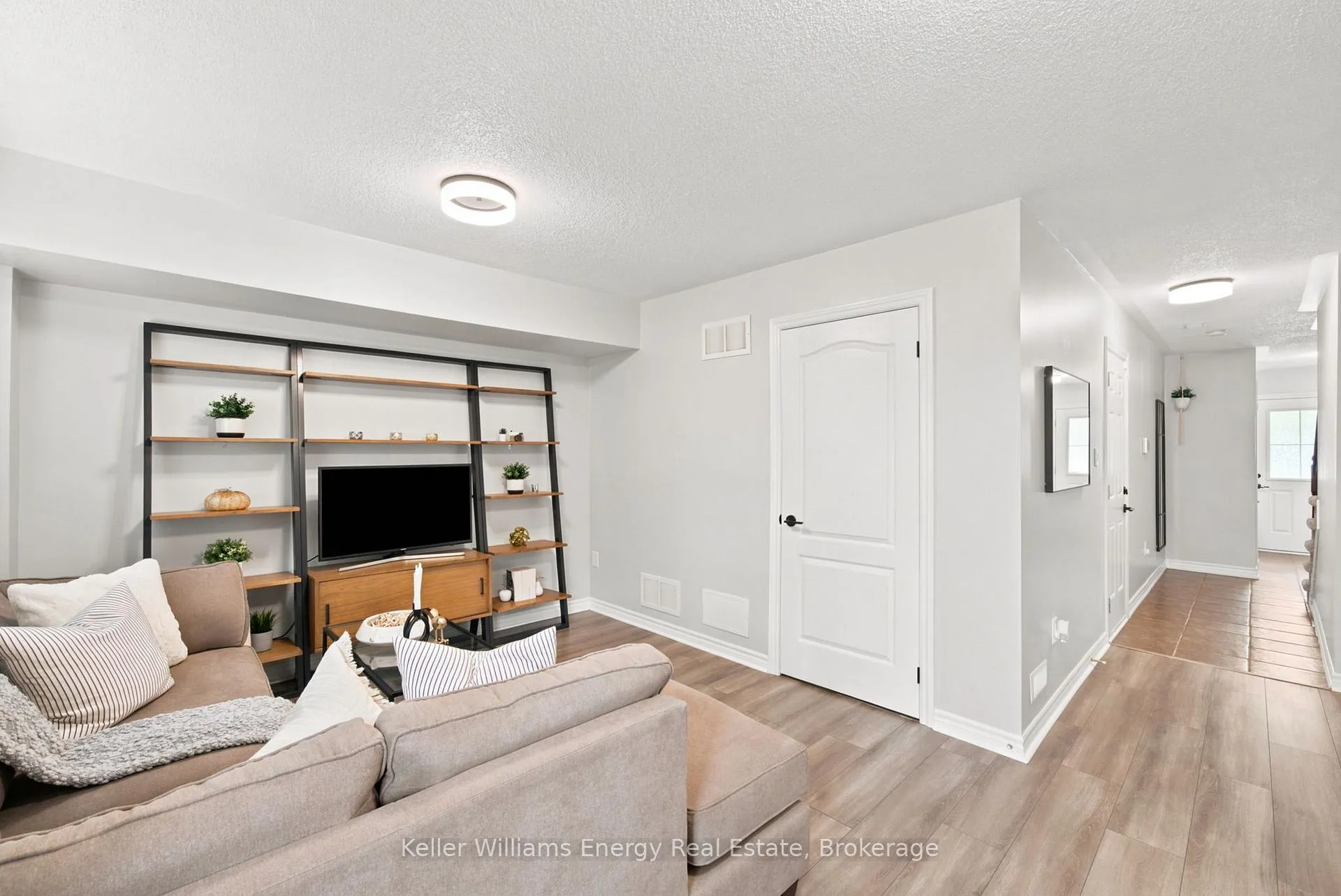 Photo 31 of 24 Katerson Lane, Clarington, Courtice — HOMEH