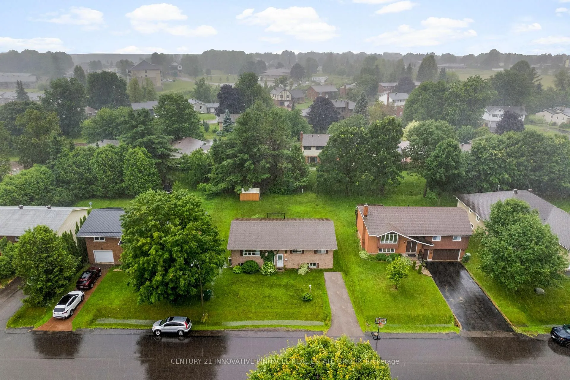 Photo 4 of 594 Herbert Street E, Pembroke, Pembroke — HOMEH