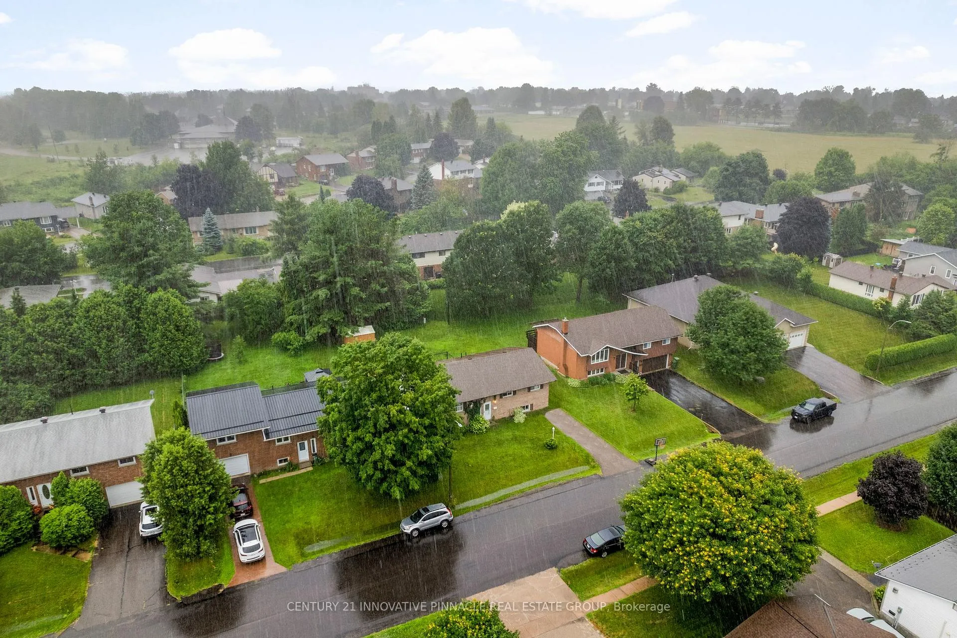 Photo 5 of 594 Herbert Street E, Pembroke, Pembroke — HOMEH
