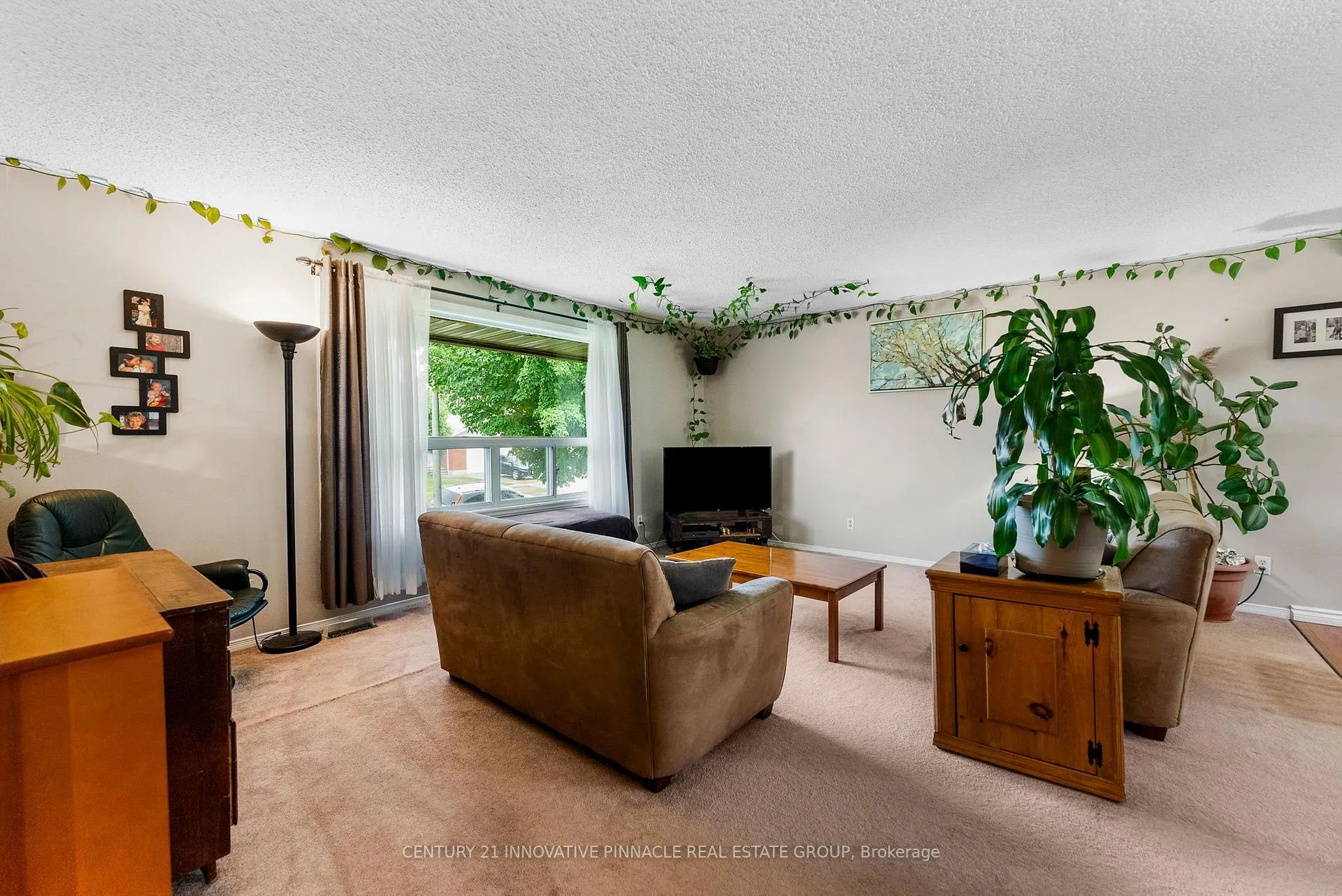 Photo 11 of 594 Herbert Street E, Pembroke, Pembroke — HOMEH