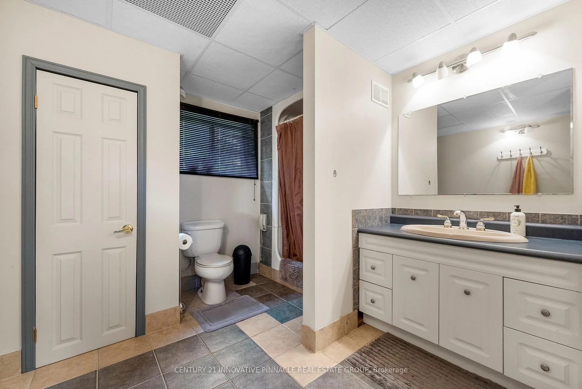 Photo 22 of 594 Herbert Street E, Pembroke, Pembroke — HOMEH