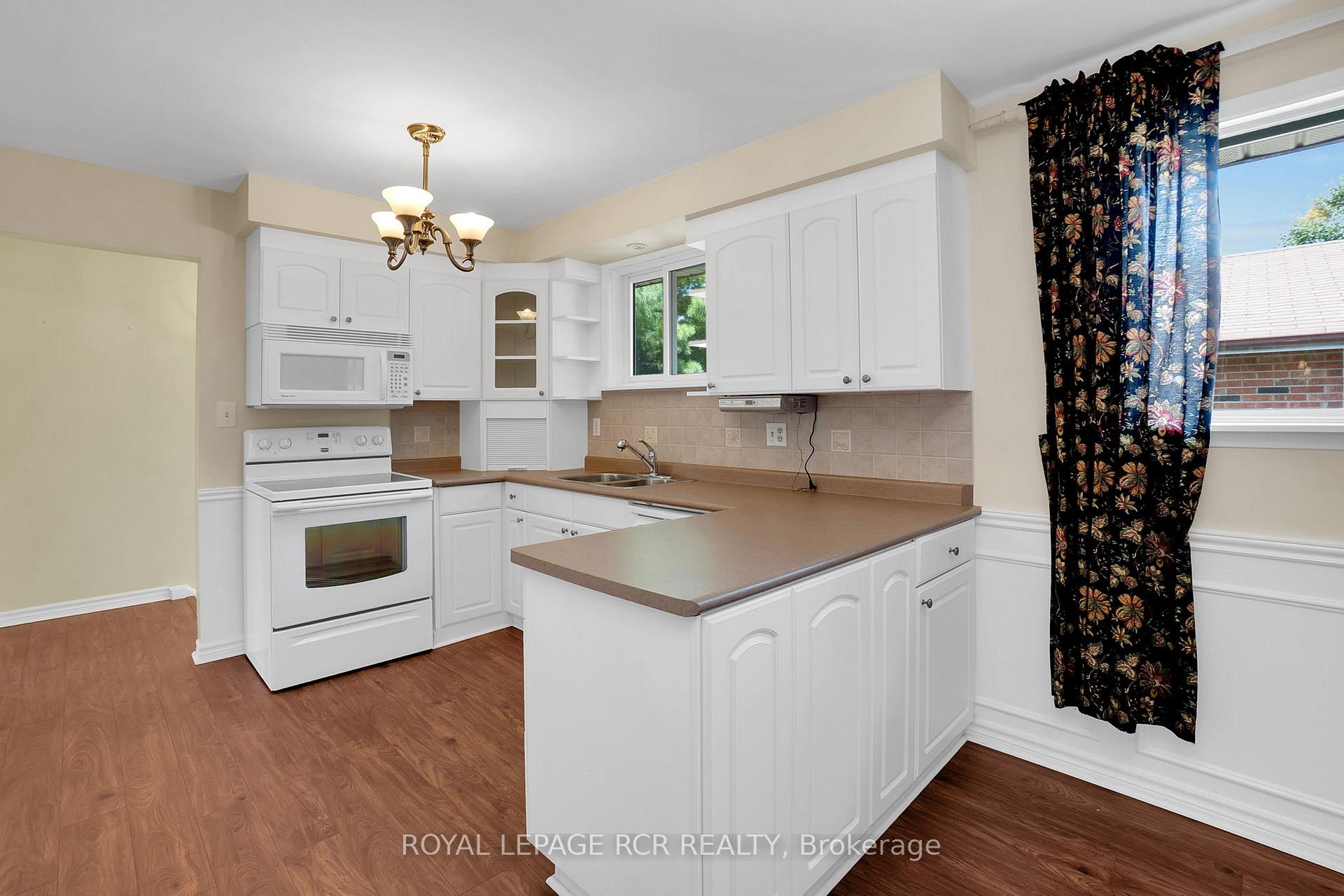 Photo 4 of 152 Albert Street, Caledon, Bolton East — HOMEH