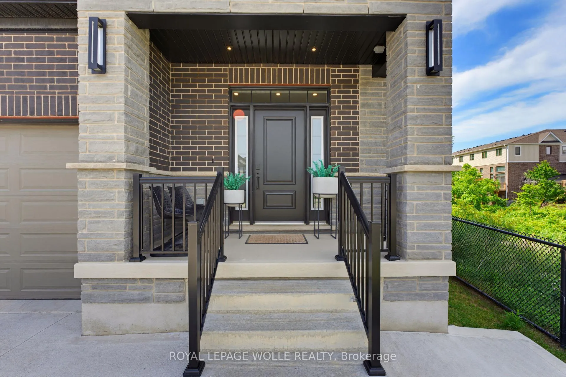 Photo 4 of 647 Blair Creek Drive, Kitchener, Doon South — HOMEH