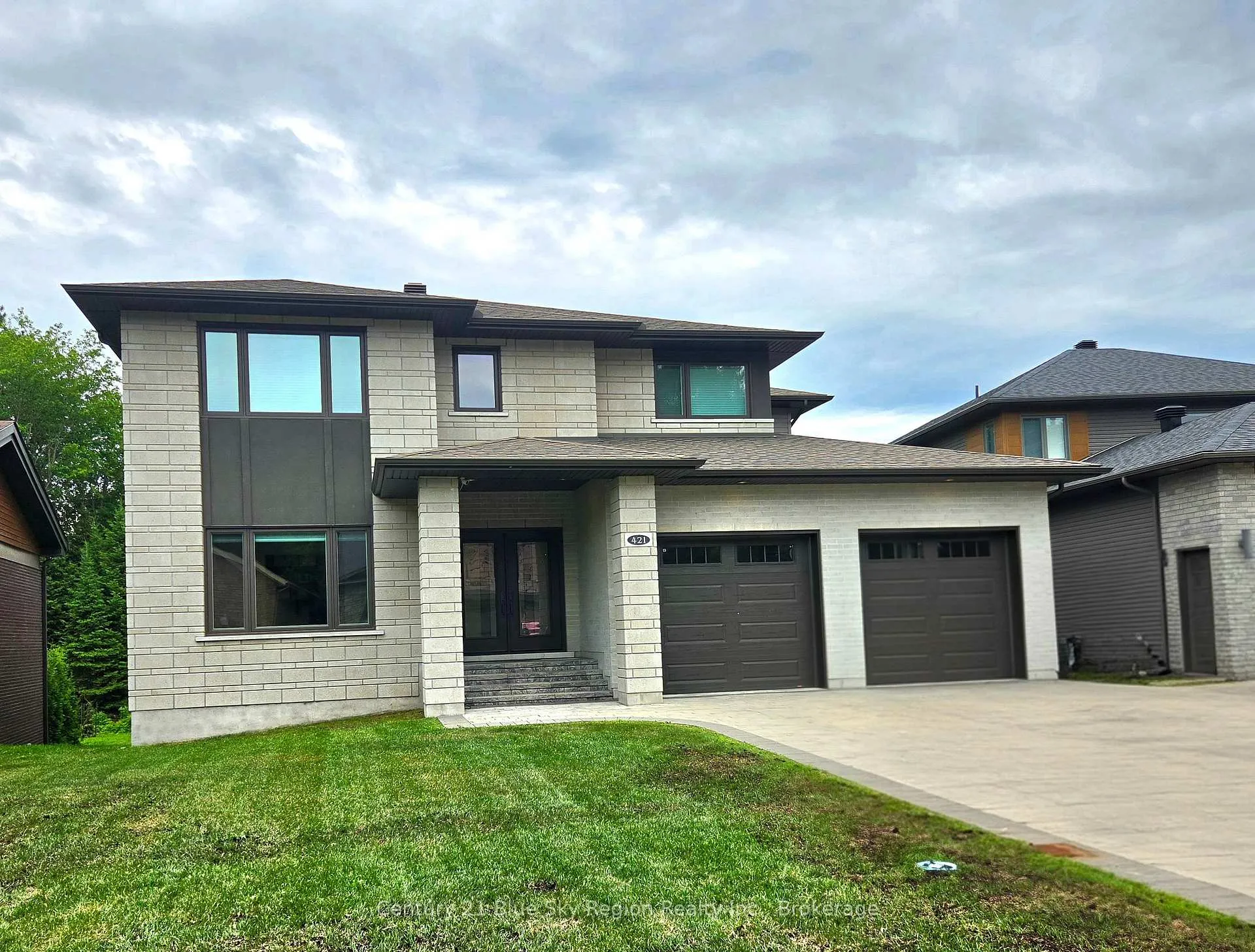 Photo 1 of 421 Pearce Street, North Bay, Airport — HOMEH