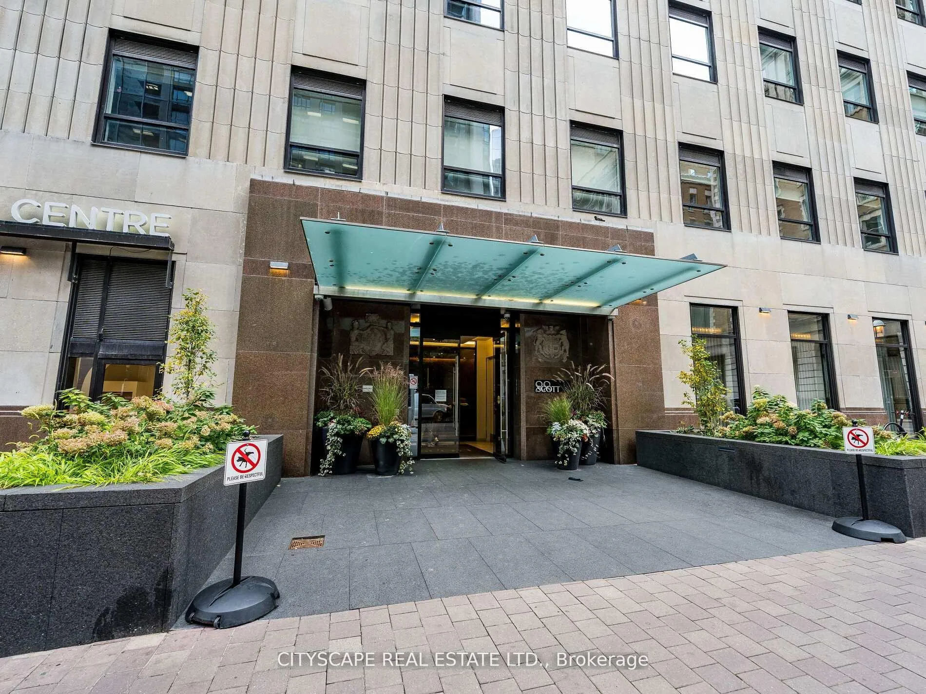 Photo 4 of Unit 1605, 88 Scott Street, Toronto, Church-Yonge Corridor — HOMEH