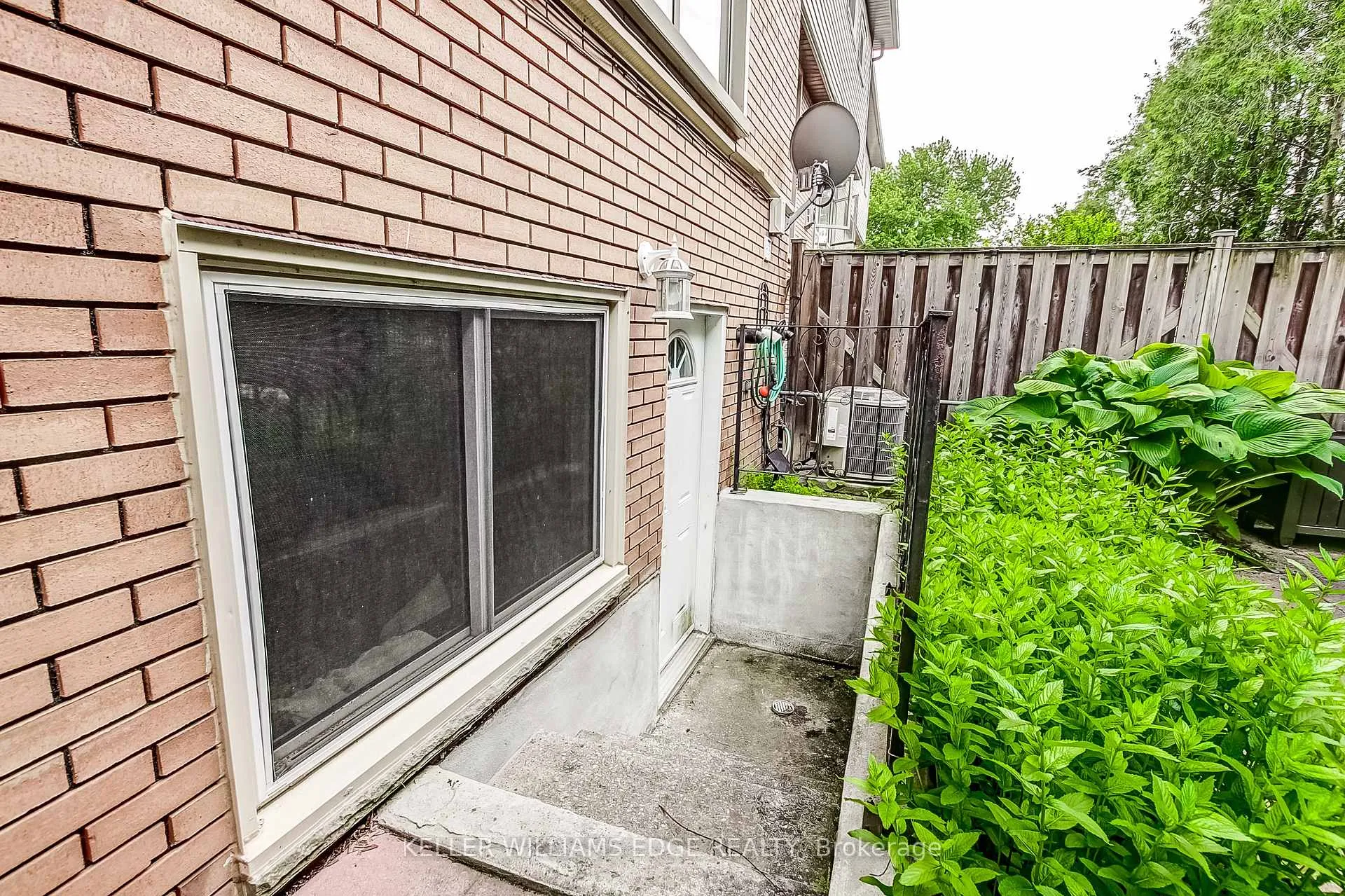 Photo 44 of Unit 20, 23 Watson's Lane, Hamilton, Dundas — HOMEH