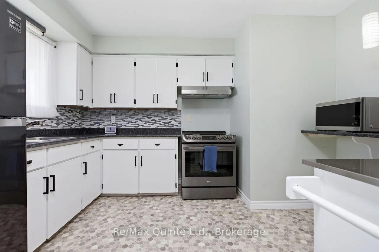 Photo 11 of 40 Mccann Street, Quinte West, Trenton Ward — HOMEH