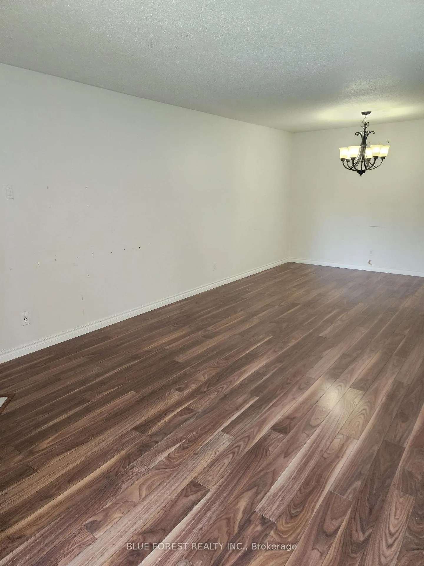 Photo 5 of Unit 210, 727 Deveron Crescent, London, South T — HOMEH