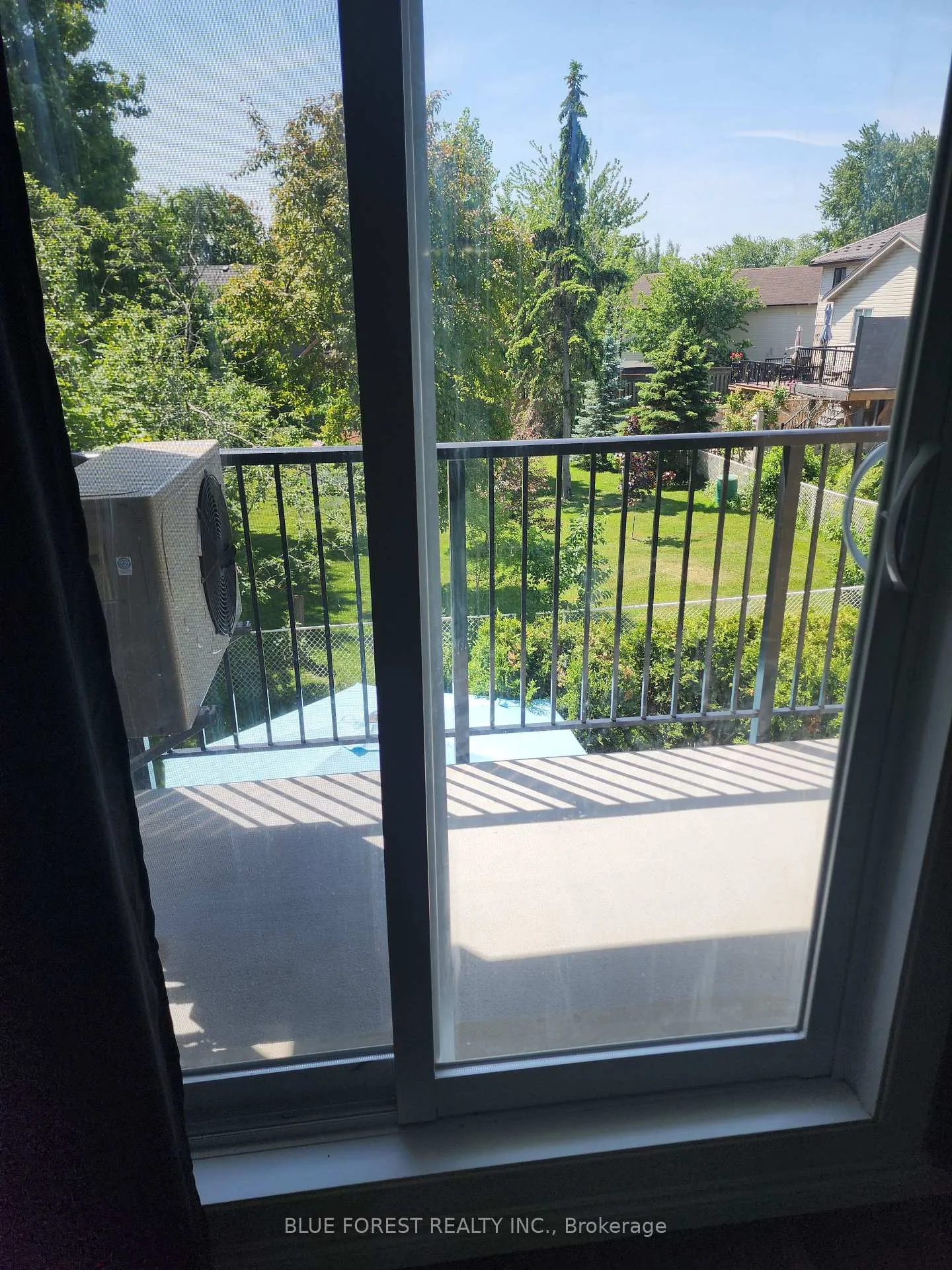 Photo 6 of Unit 210, 727 Deveron Crescent, London, South T — HOMEH