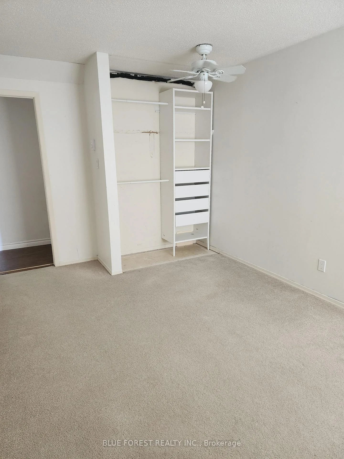 Photo 9 of Unit 210, 727 Deveron Crescent, London, South T — HOMEH