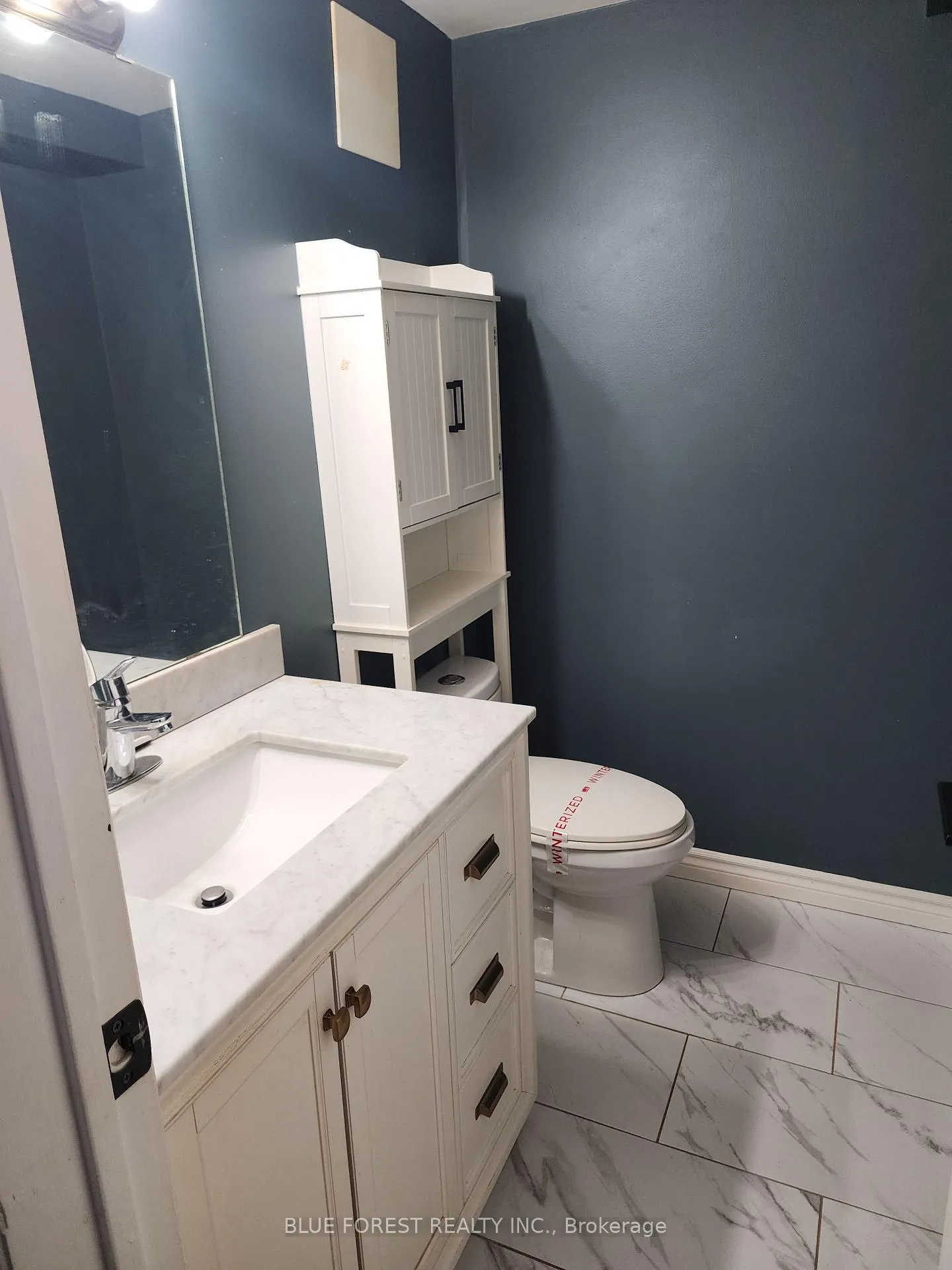 Photo 13 of Unit 210, 727 Deveron Crescent, London, South T — HOMEH