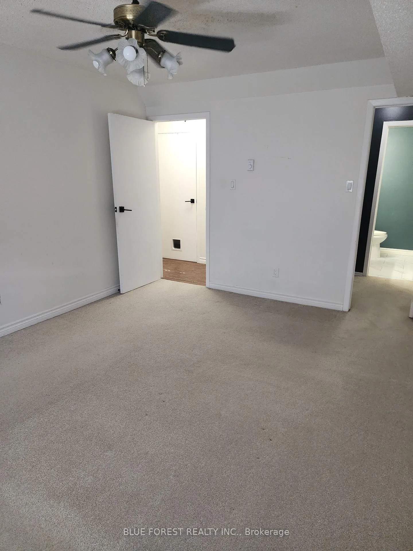 Photo 15 of Unit 210, 727 Deveron Crescent, London, South T — HOMEH