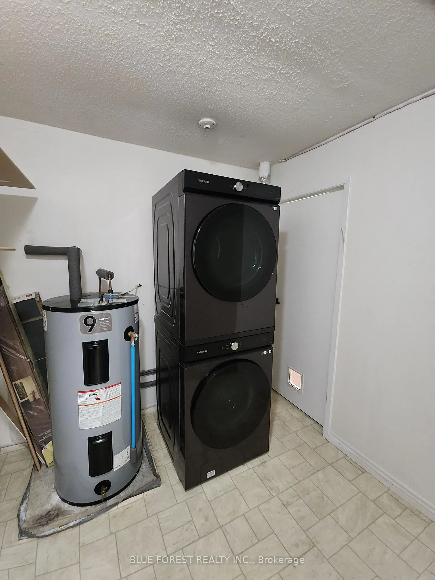 Photo 21 of Unit 210, 727 Deveron Crescent, London, South T — HOMEH