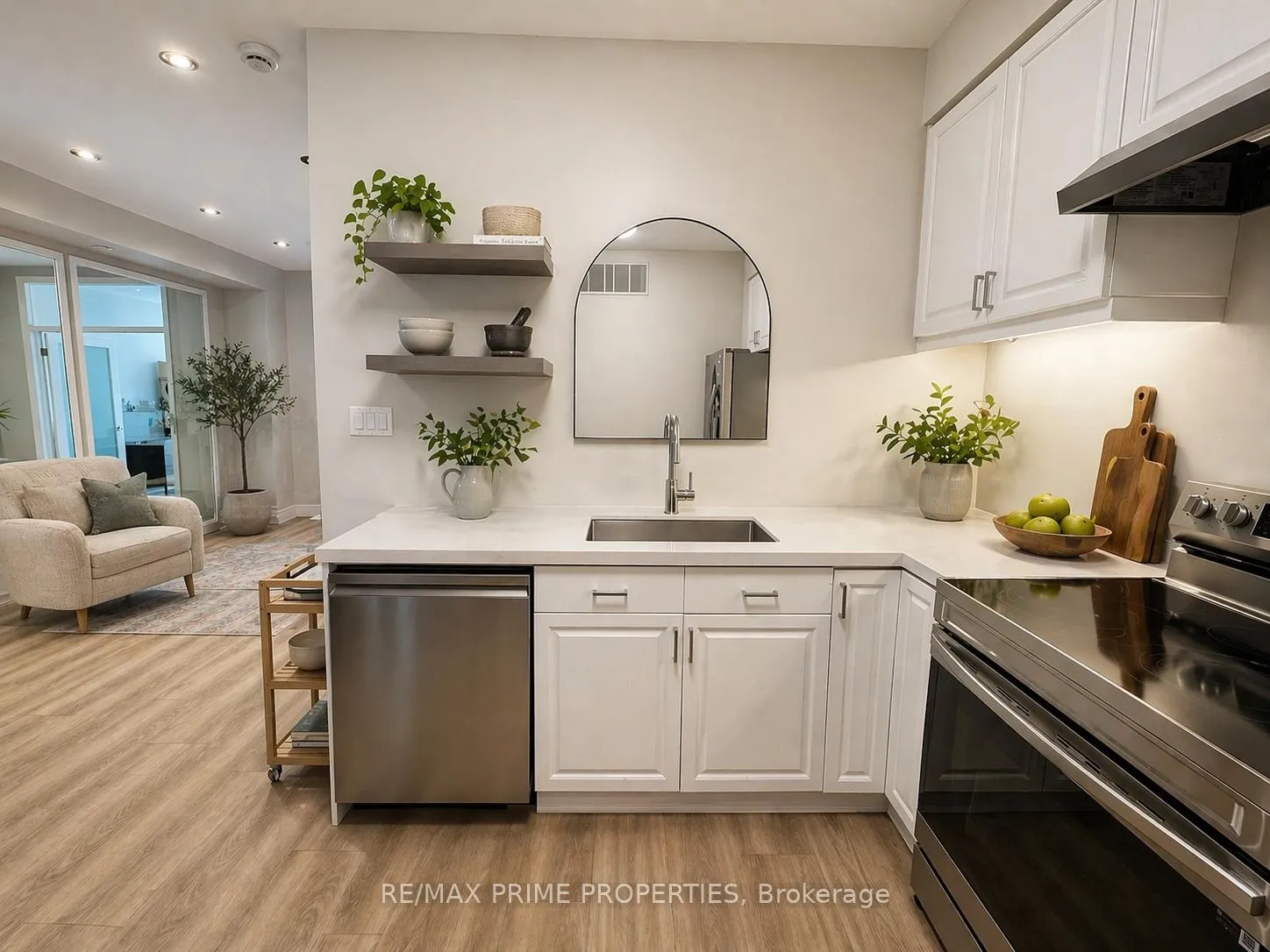 Photo 5 of Unit Main, 2929 Bur Oak Avenue, Markham, Cornell — HOMEH
