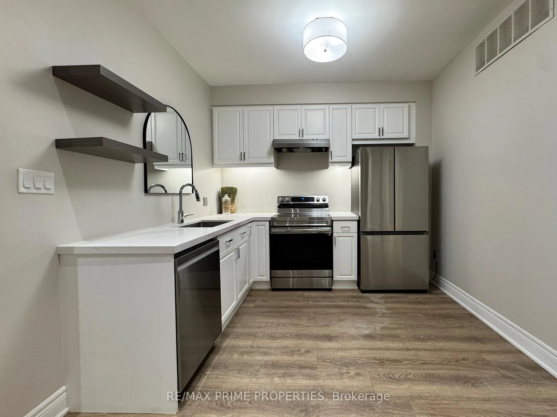 Photo 8 of Unit Main, 2929 Bur Oak Avenue, Markham, Cornell — HOMEH