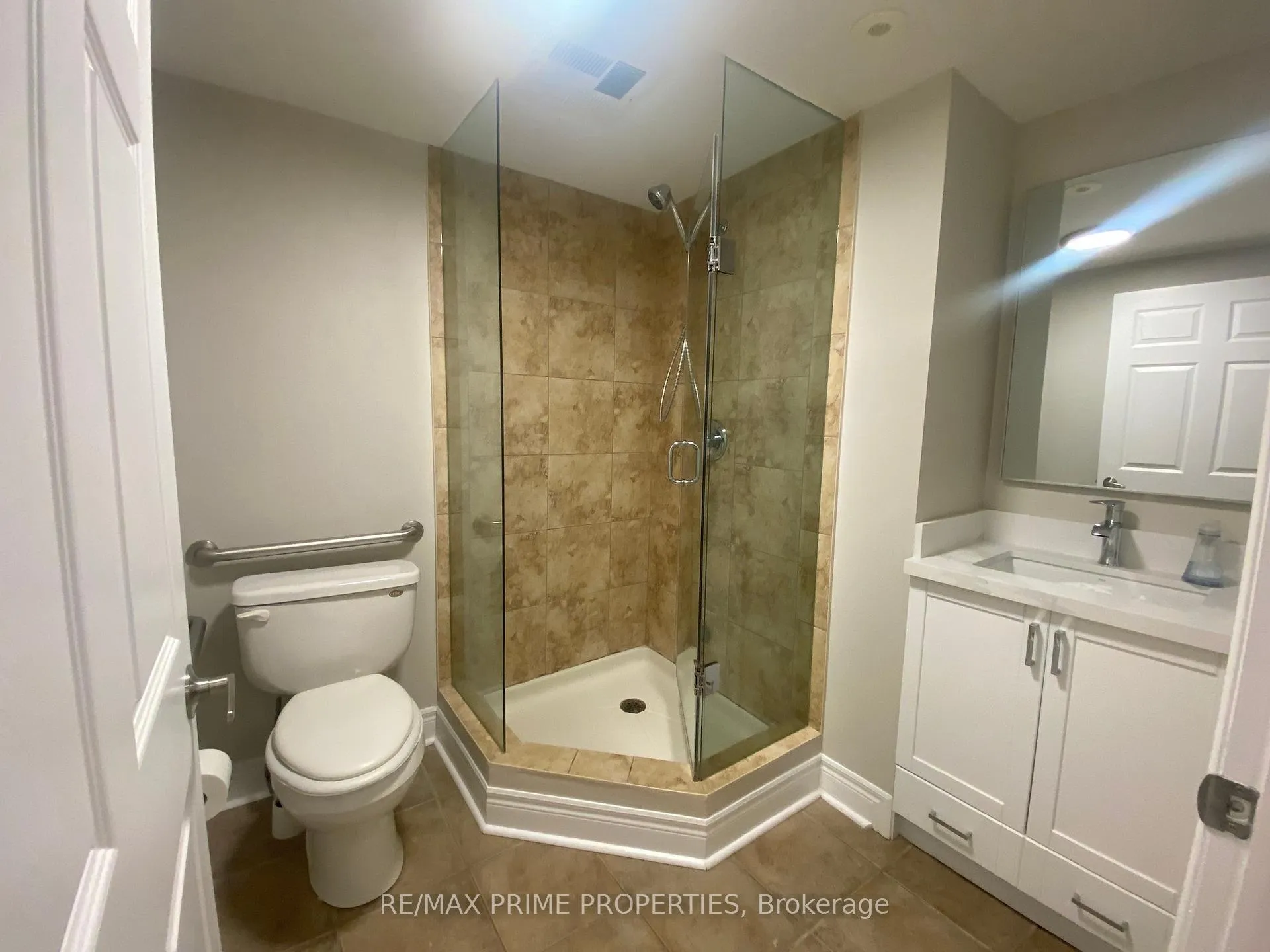 Photo 16 of Unit Main, 2929 Bur Oak Avenue, Markham, Cornell — HOMEH