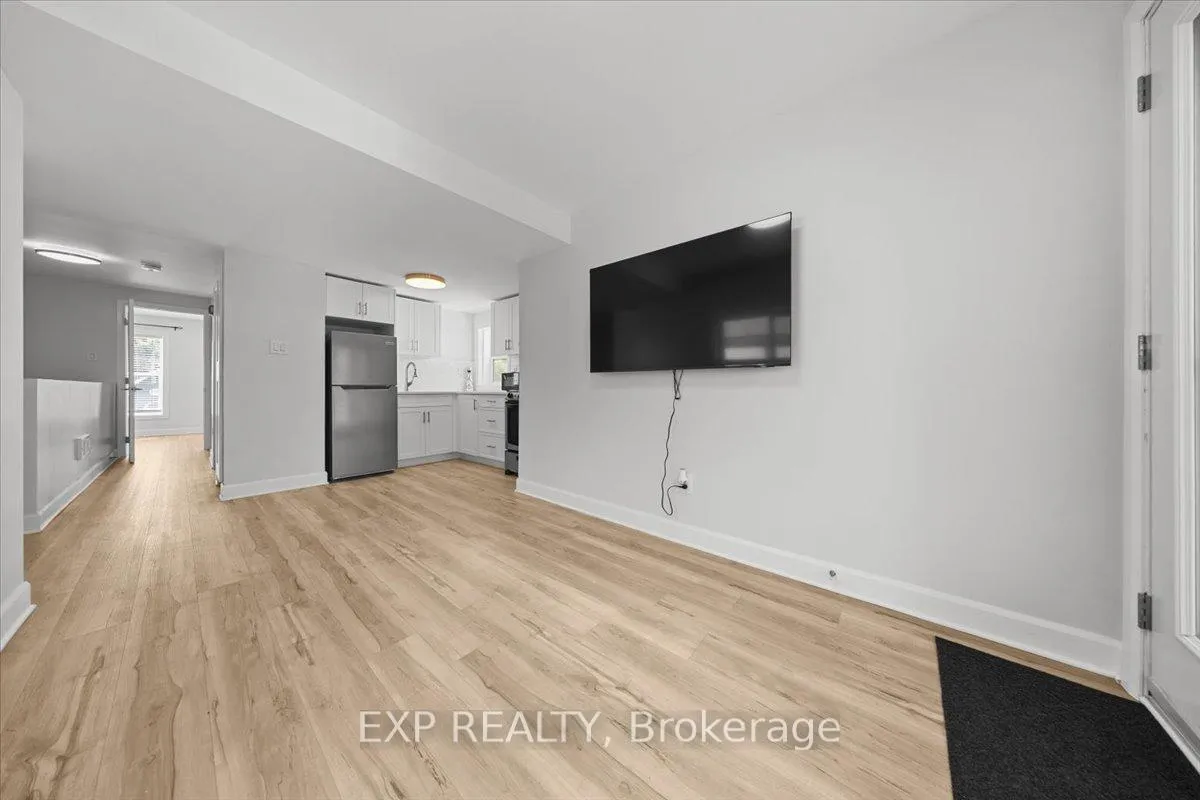 Photo 6 of Unit 2, 183 Britannia Road, Ottawa, Britannia — HOMEH