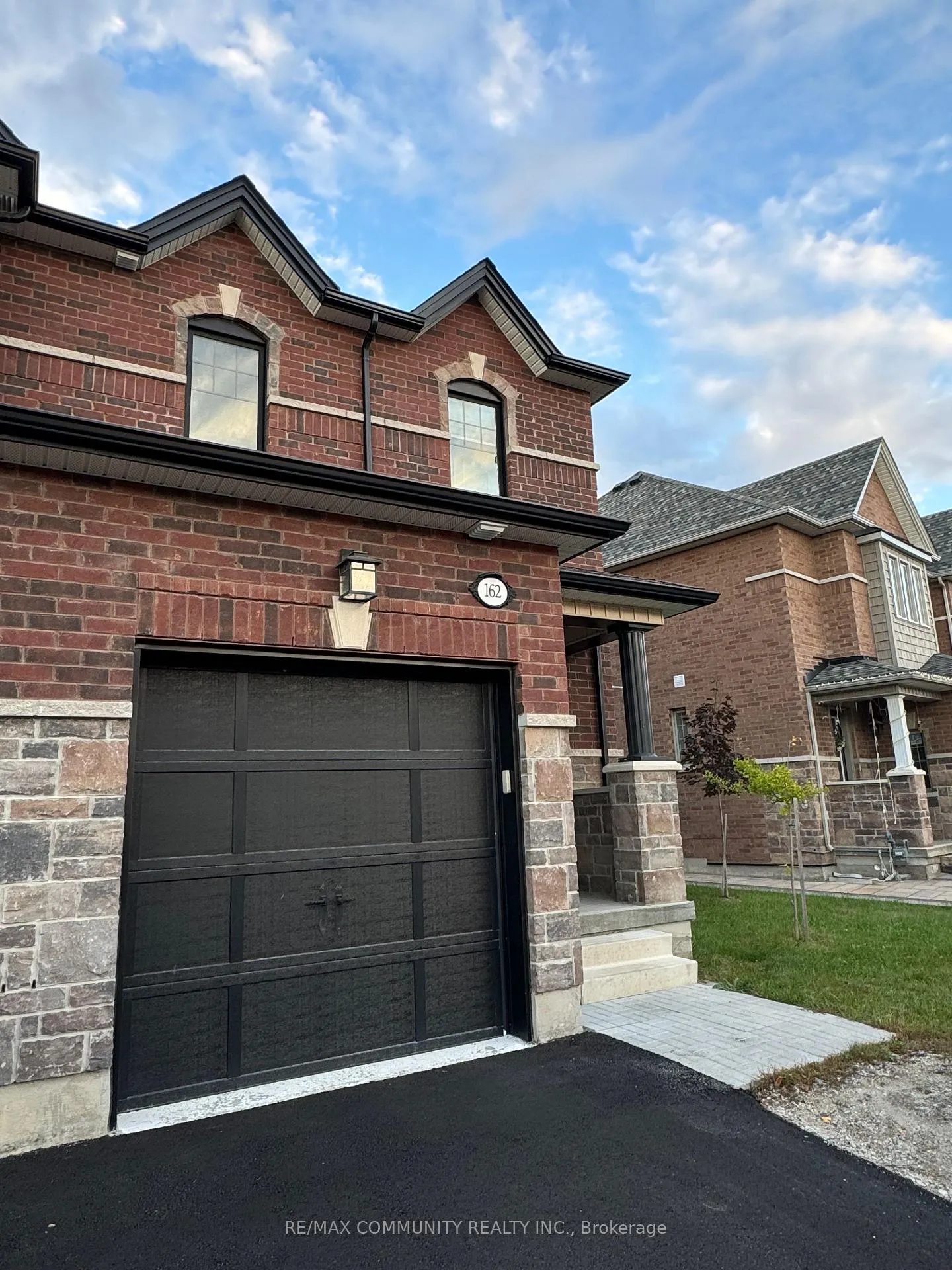 Photo 2 of 162 Walker Boulevard, New Tecumseth, Alliston — HOMEH