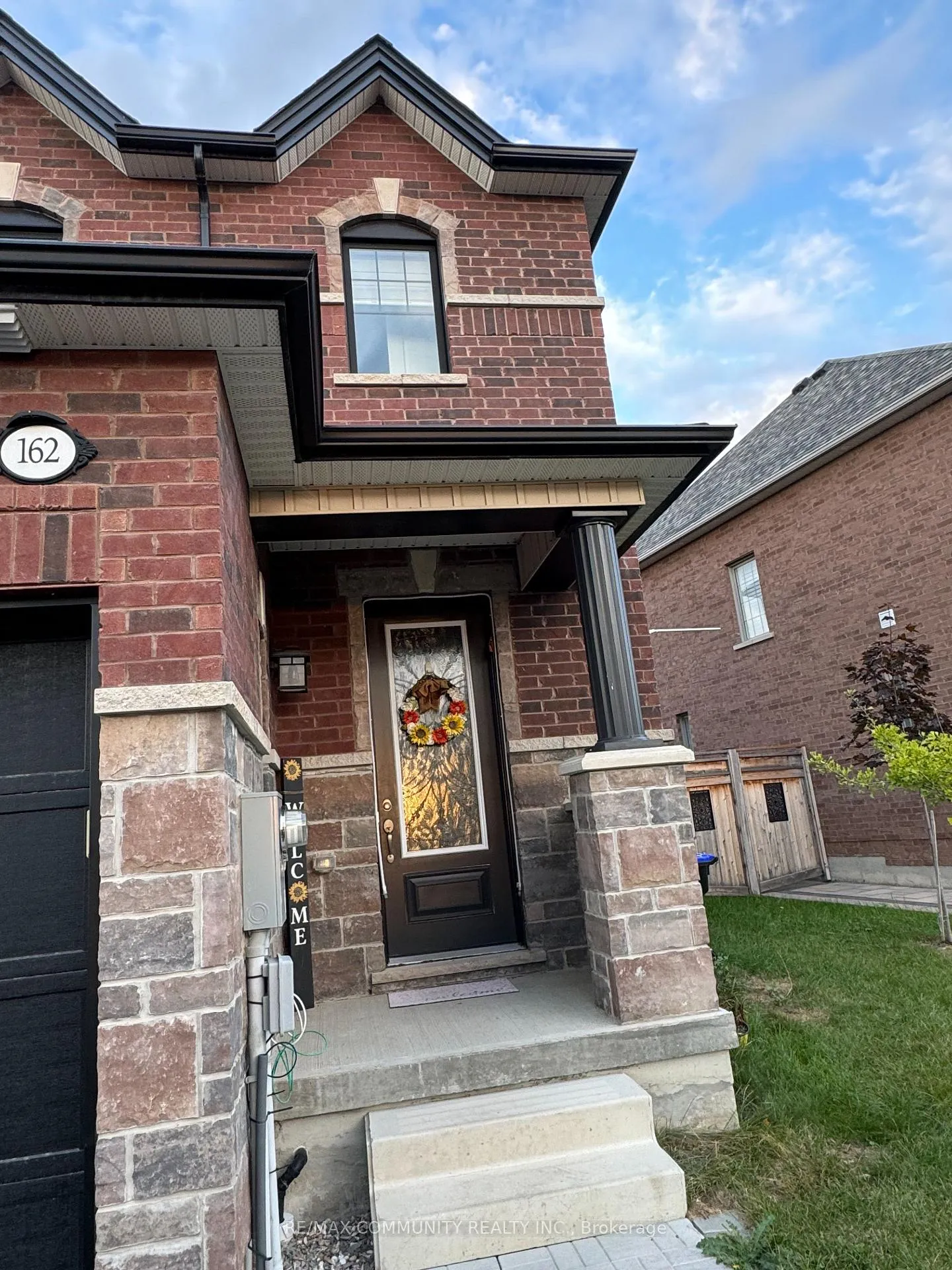 Photo 3 of 162 Walker Boulevard, New Tecumseth, Alliston — HOMEH