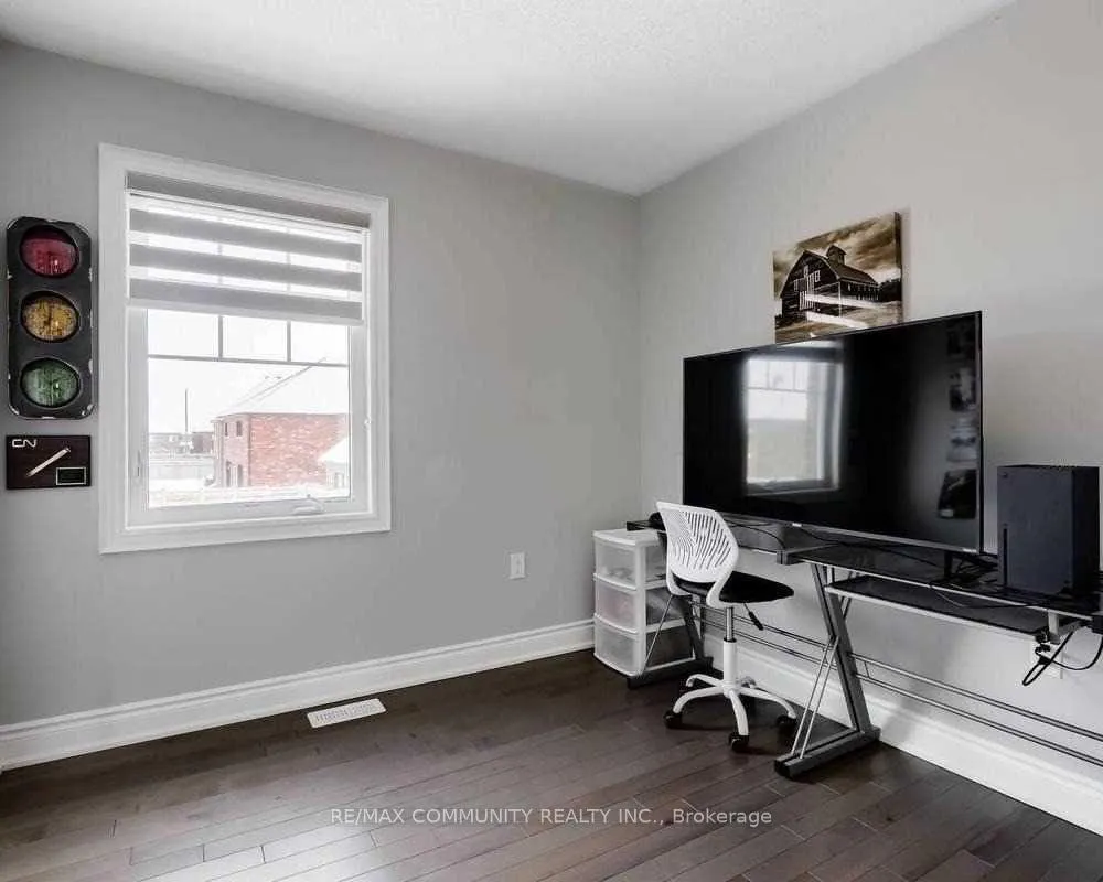 Photo 18 of 162 Walker Boulevard, New Tecumseth, Alliston — HOMEH