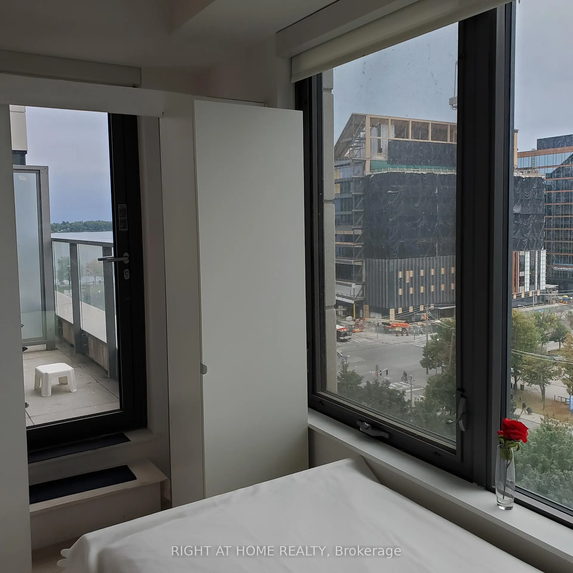 Photo 2 of Unit 824, 12 Bonnycastle Street, Toronto, Waterfront Communities — HOMEH