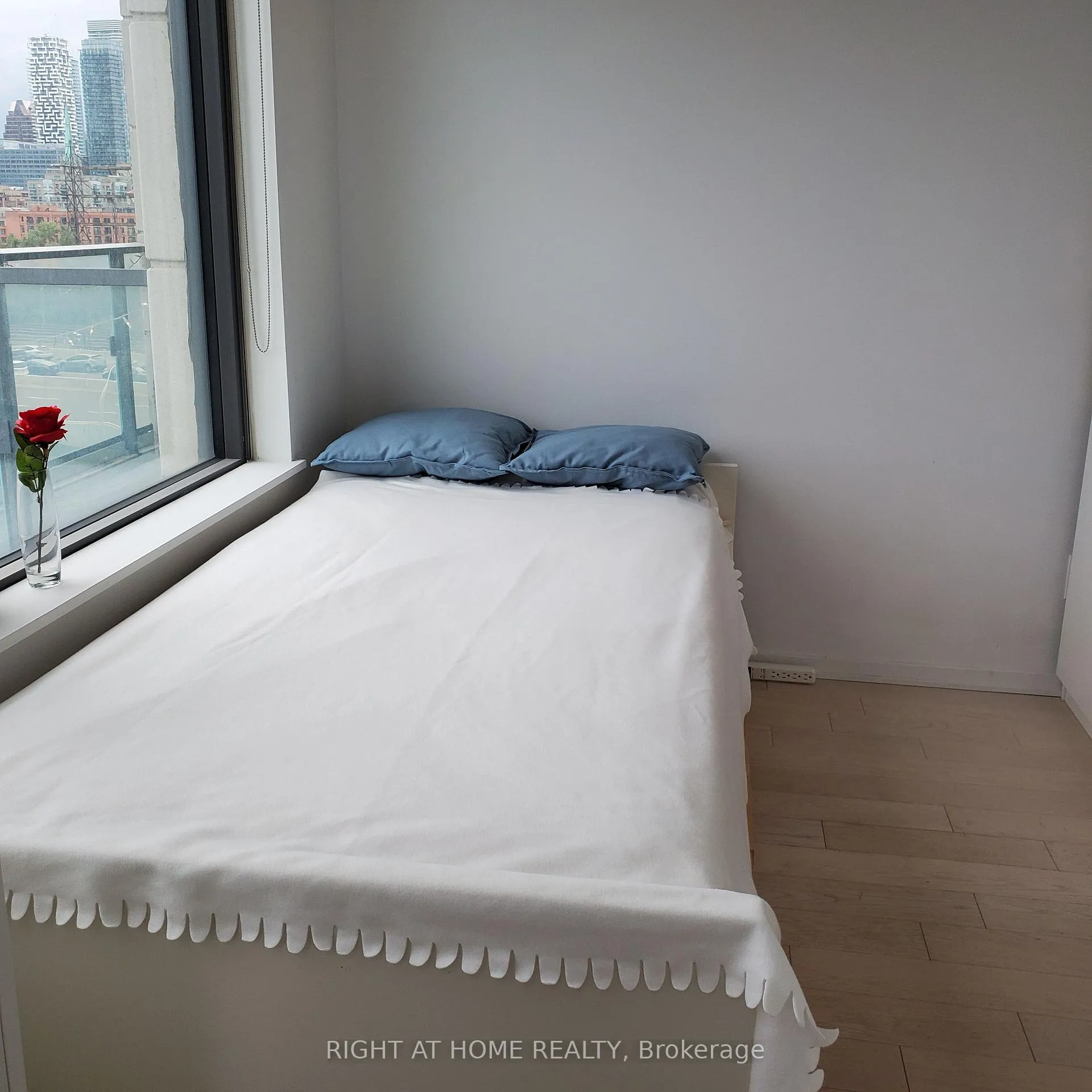 Photo 6 of Unit 824, 12 Bonnycastle Street, Toronto, Waterfront Communities — HOMEH