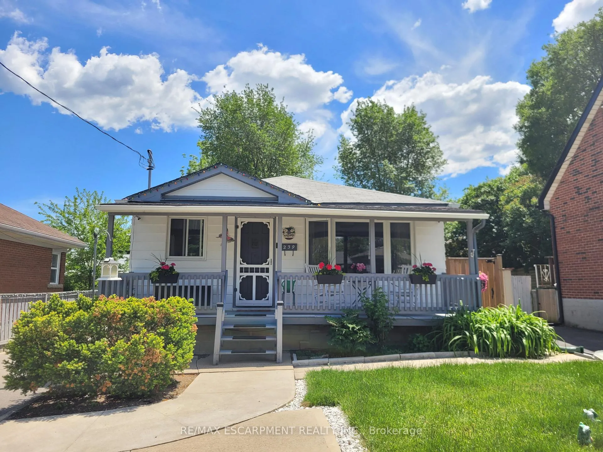 Photo 1 of 239 West 18TH Street, Hamilton, Buchanan — HOMEH
