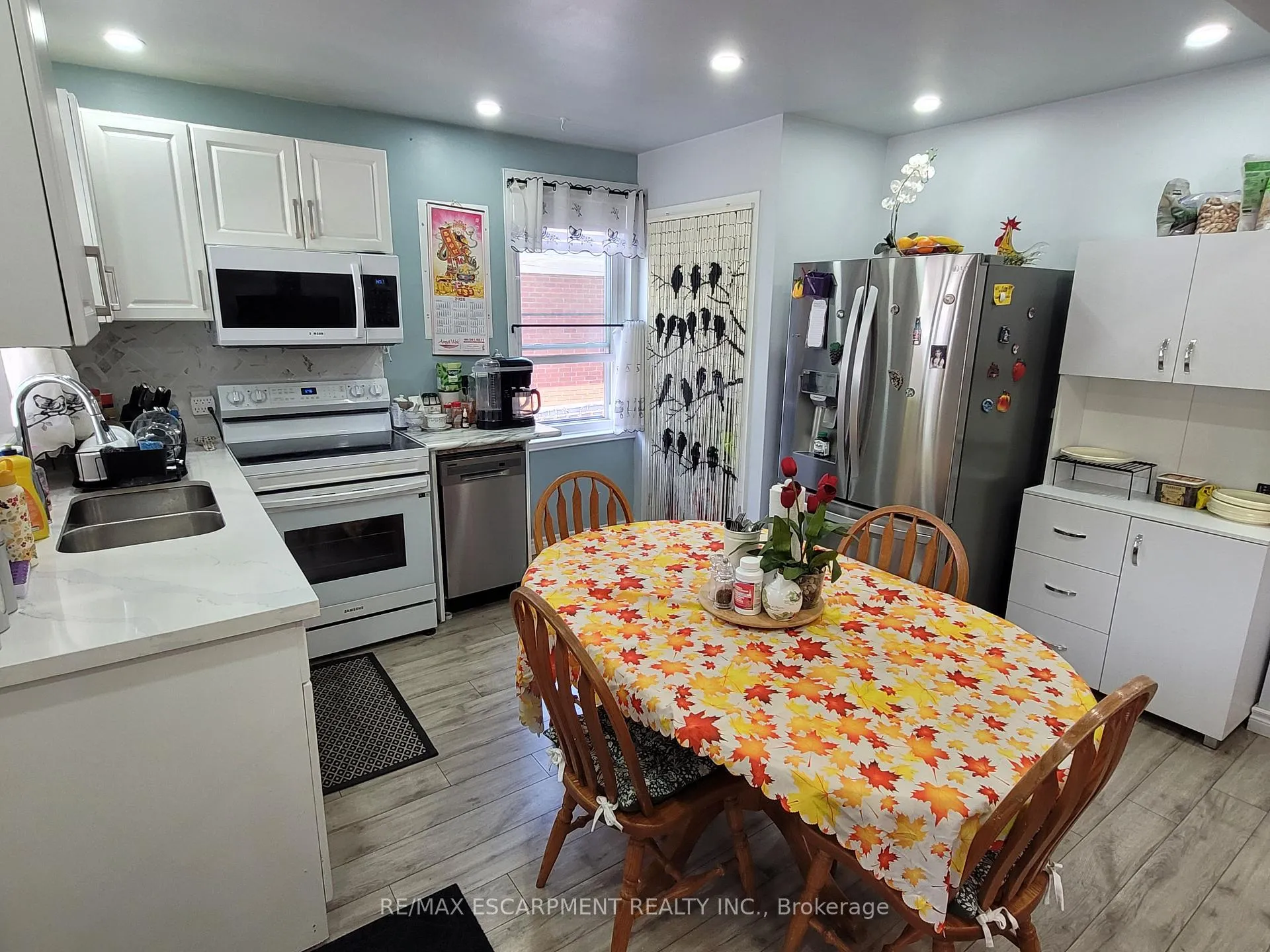 Photo 5 of 239 West 18TH Street, Hamilton, Buchanan — HOMEH