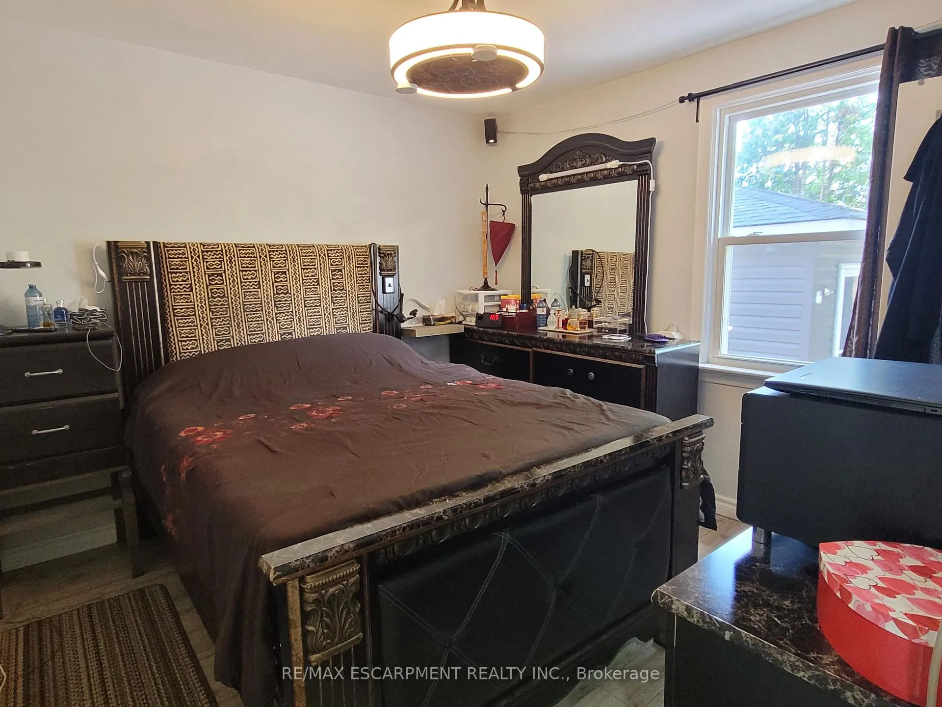 Photo 15 of 239 West 18TH Street, Hamilton, Buchanan — HOMEH
