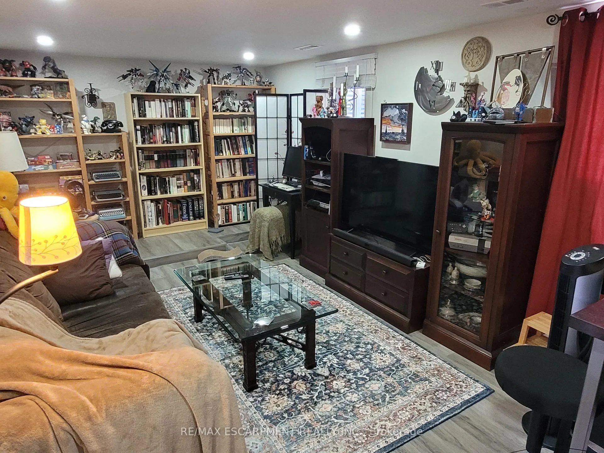 Photo 24 of 239 West 18TH Street, Hamilton, Buchanan — HOMEH