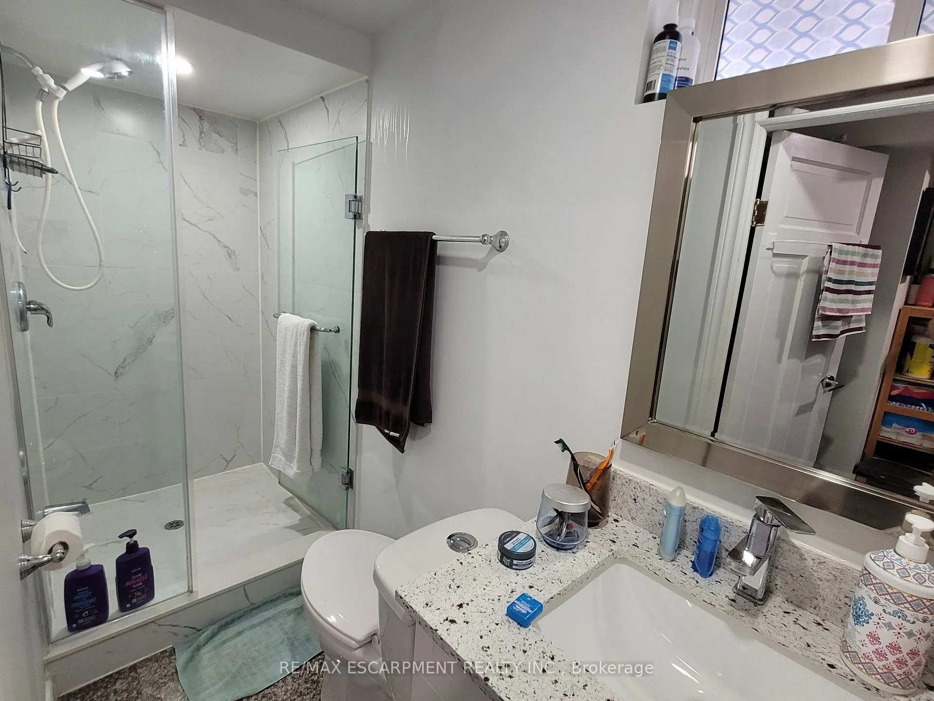 Photo 27 of 239 West 18TH Street, Hamilton, Buchanan — HOMEH